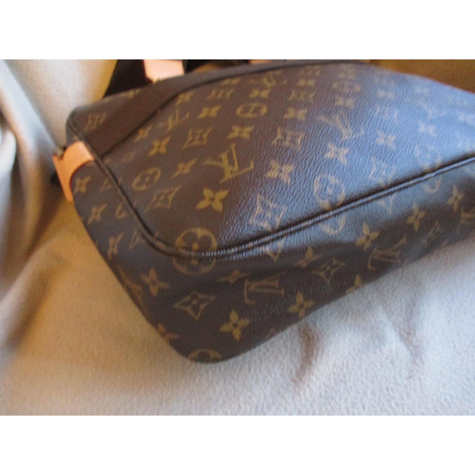 Bag, document holder, Backpack, Travel bag, laptop case, Louis Vuitton  Brown Leather Cloth ref.98686 - Joli Closet
