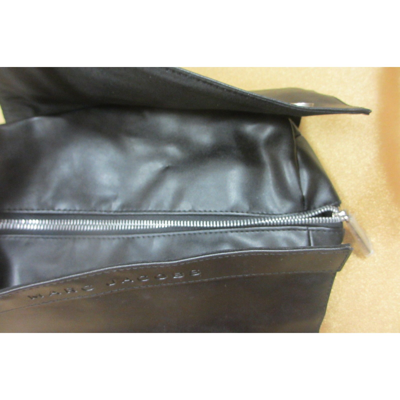 Marc Jacobs toilet bag Black ref.100034 - Joli Closet