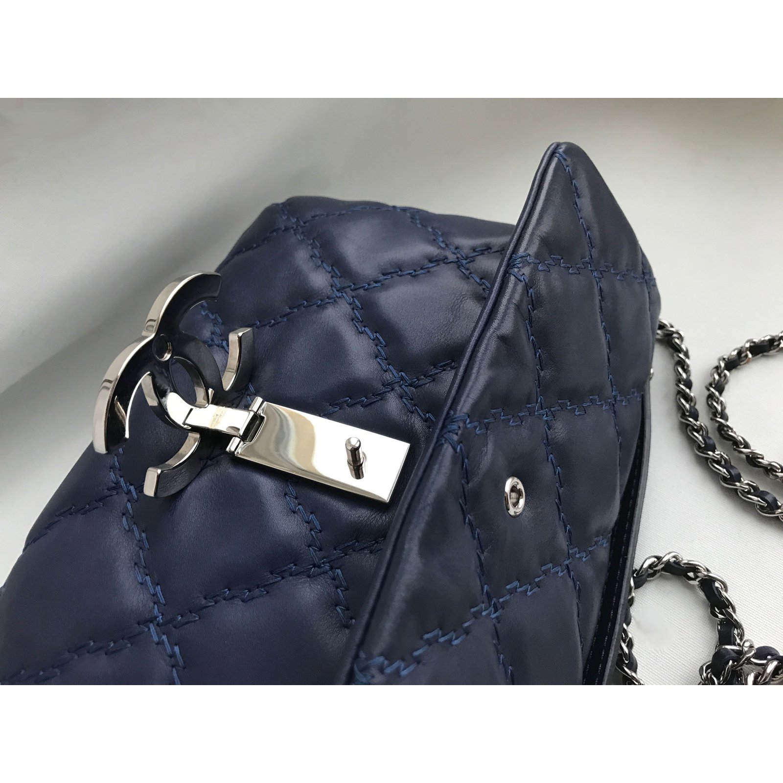 Chanel Hampton crossbody clutch flap bag Blue Purple Navy blue