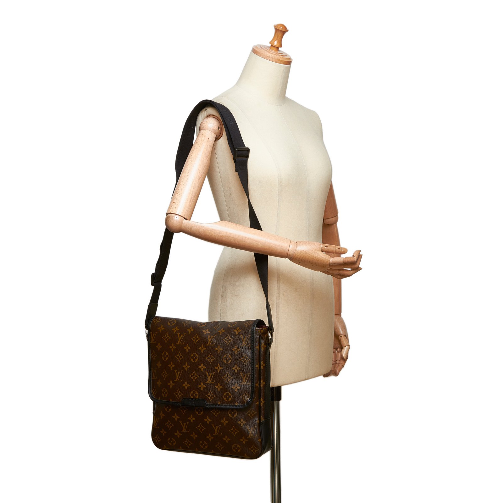 Louis Vuitton Monogram Macassar Bass MM Brown Dark brown Leather Cloth  ref.103096 - Joli Closet