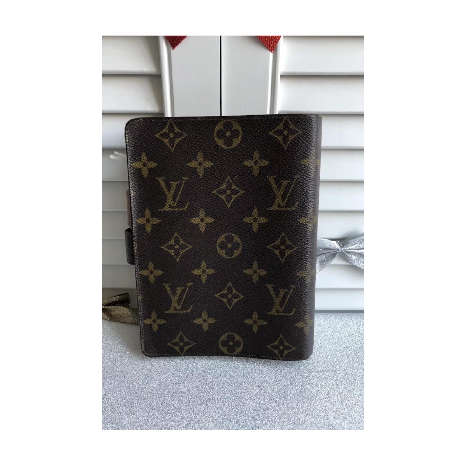 louis vuitton medium agenda
