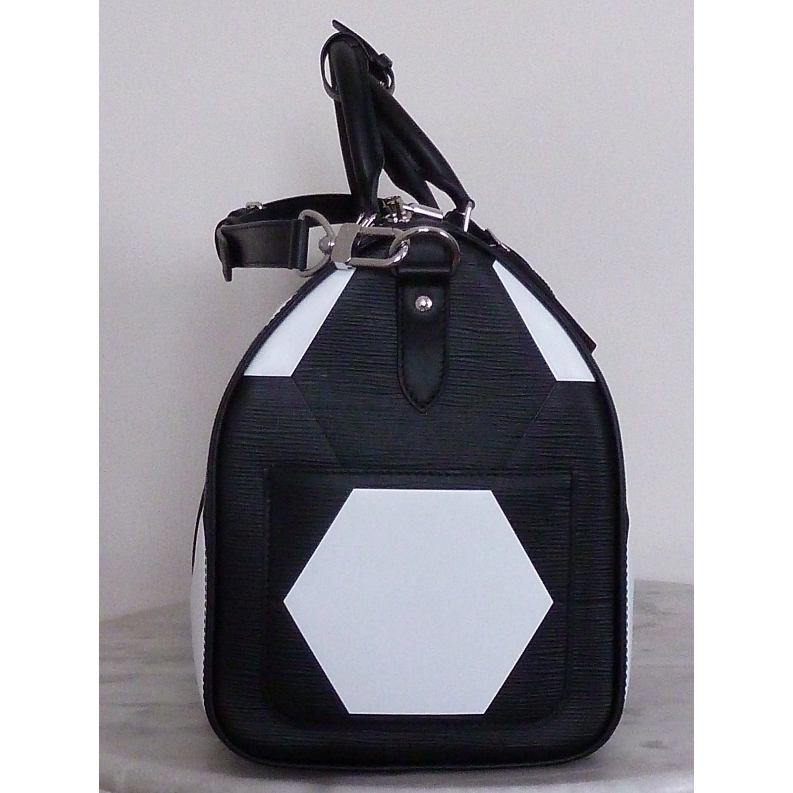 Louis Vuitton Keepall 50 Epi World Cup 18 Limited edition Black Leather  ref.104036 - Joli Closet