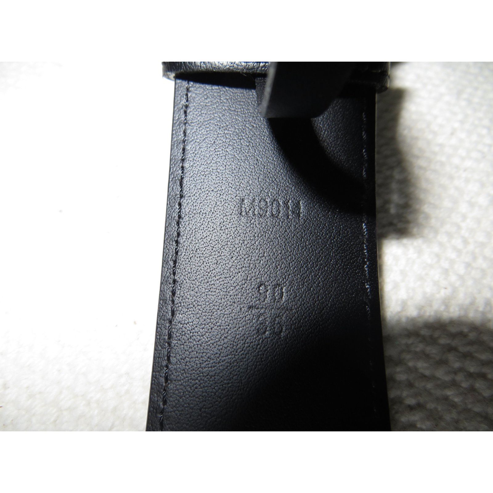 Louis Vuitton men's belt ref M9014 Black Leather ref.99690 - Joli