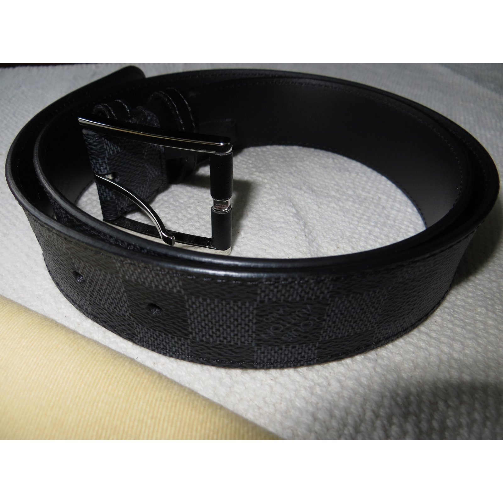 Louis Vuitton men's belt ref M9014 Black Leather ref.99690 - Joli Closet