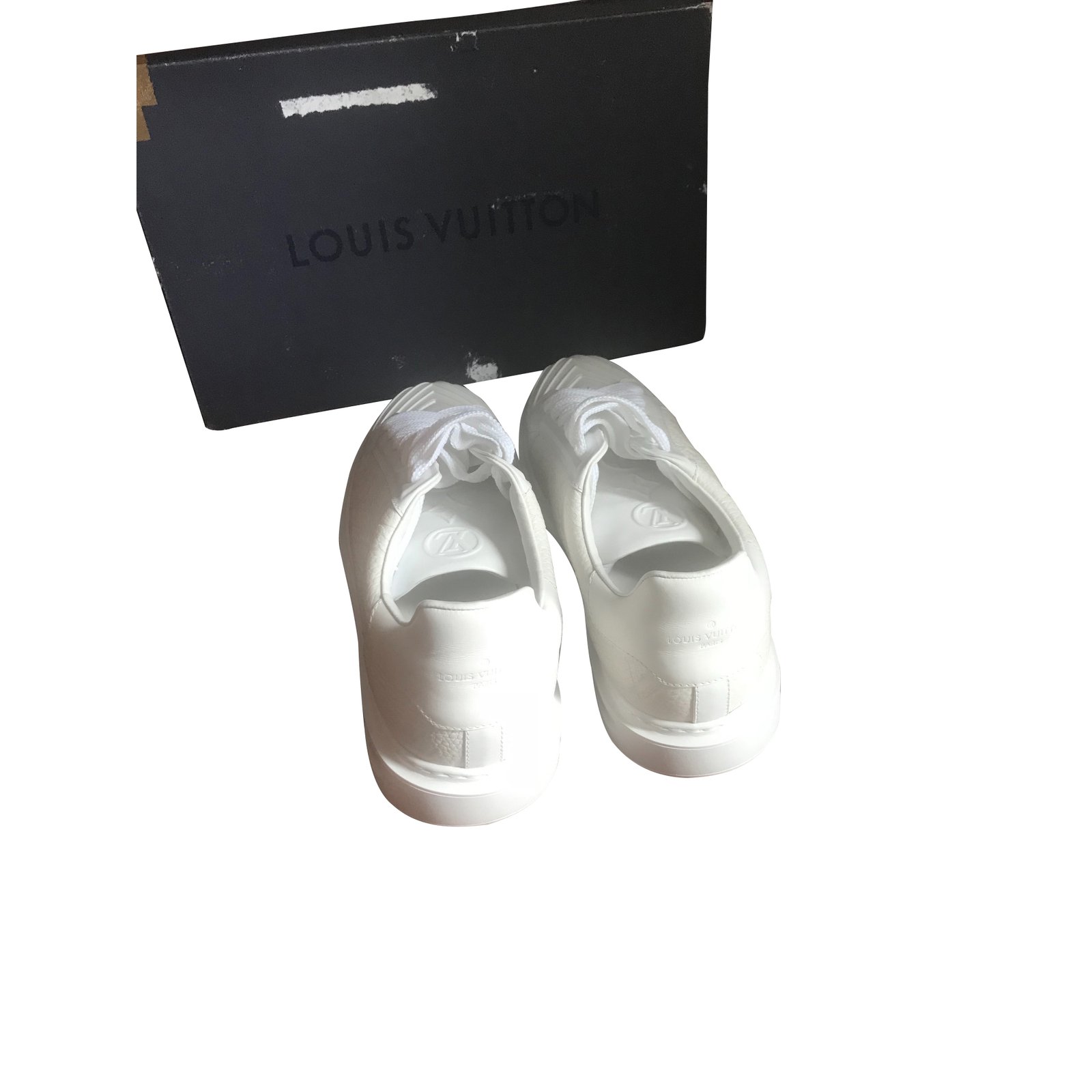 Louis Vuitton Accessories White Leather ref.618362 - Joli Closet