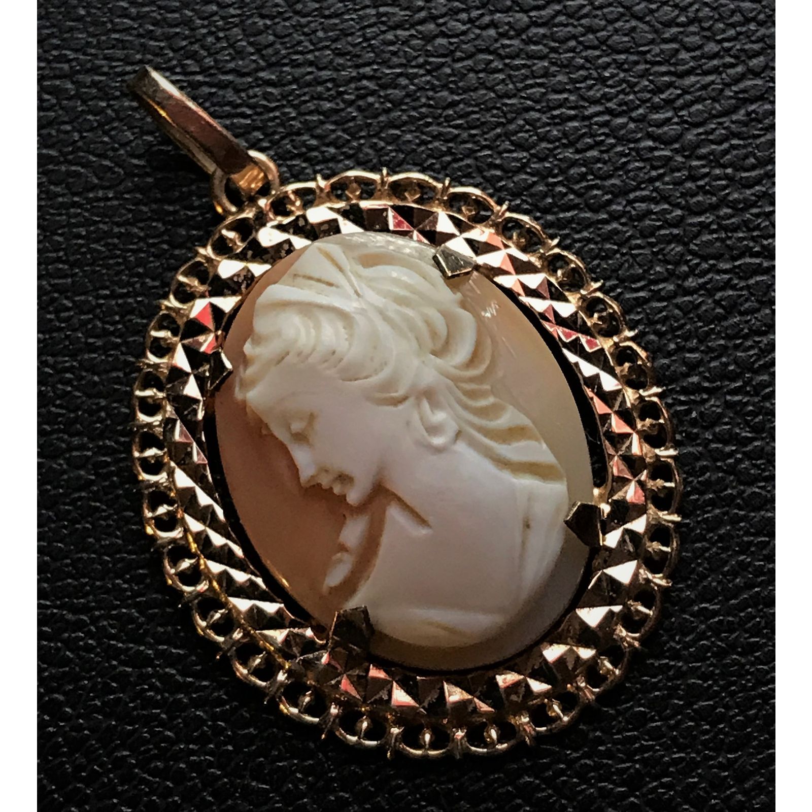 Pendentif Camée Pour Femme - Joli Bijou Vintage, En Très Bon état