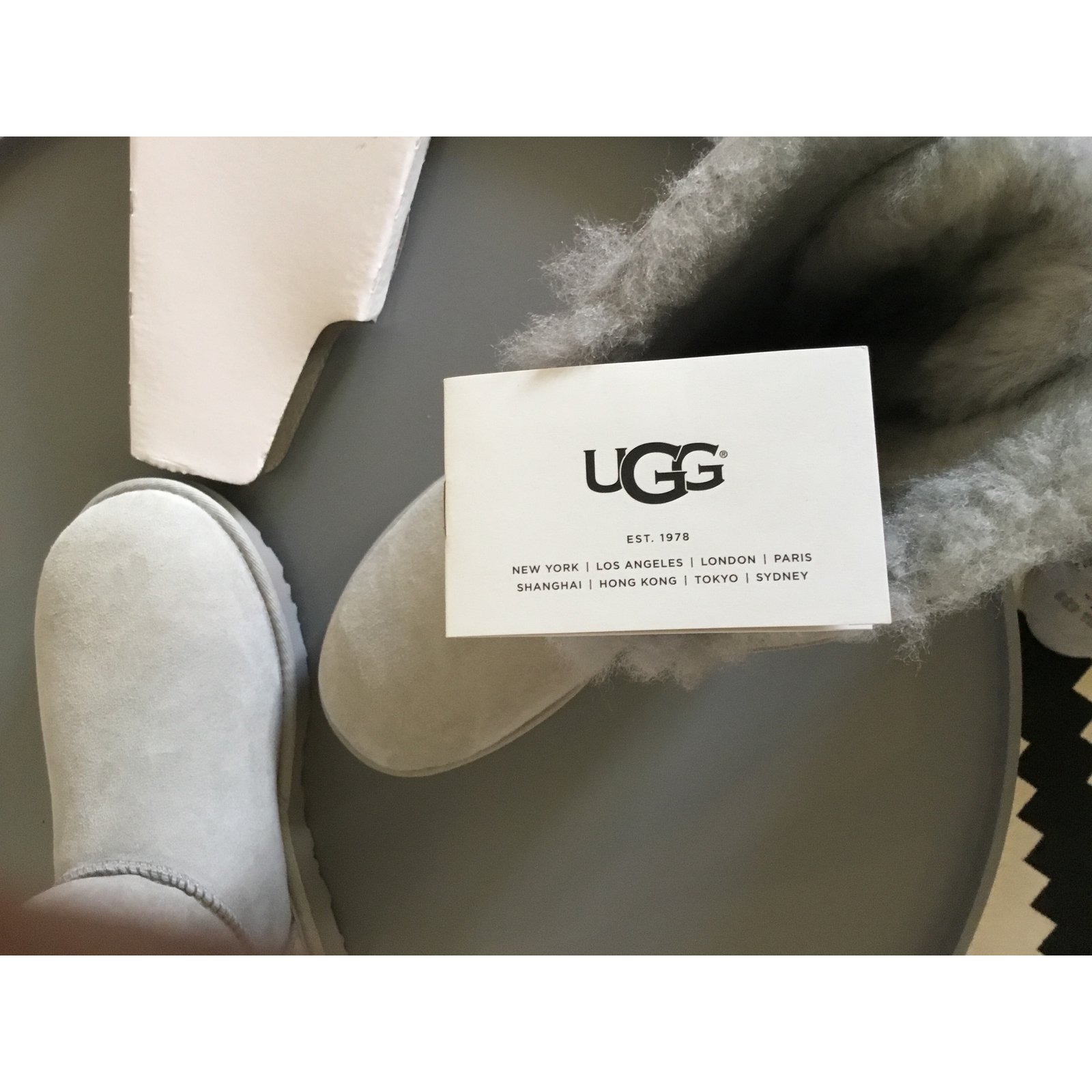 ugg grise pailletée