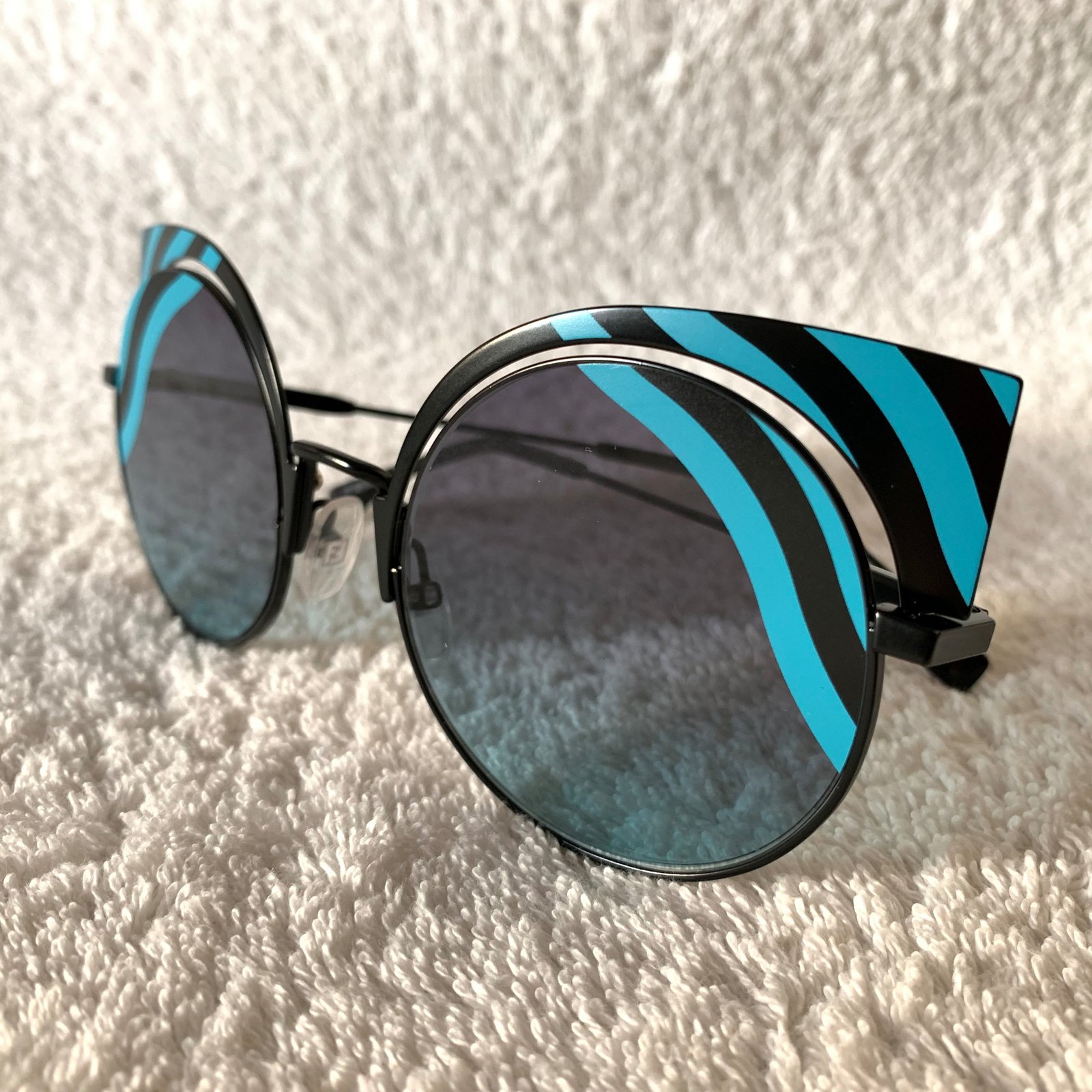 NEW Fendi 0215S-0LBJF Black Sunglasses