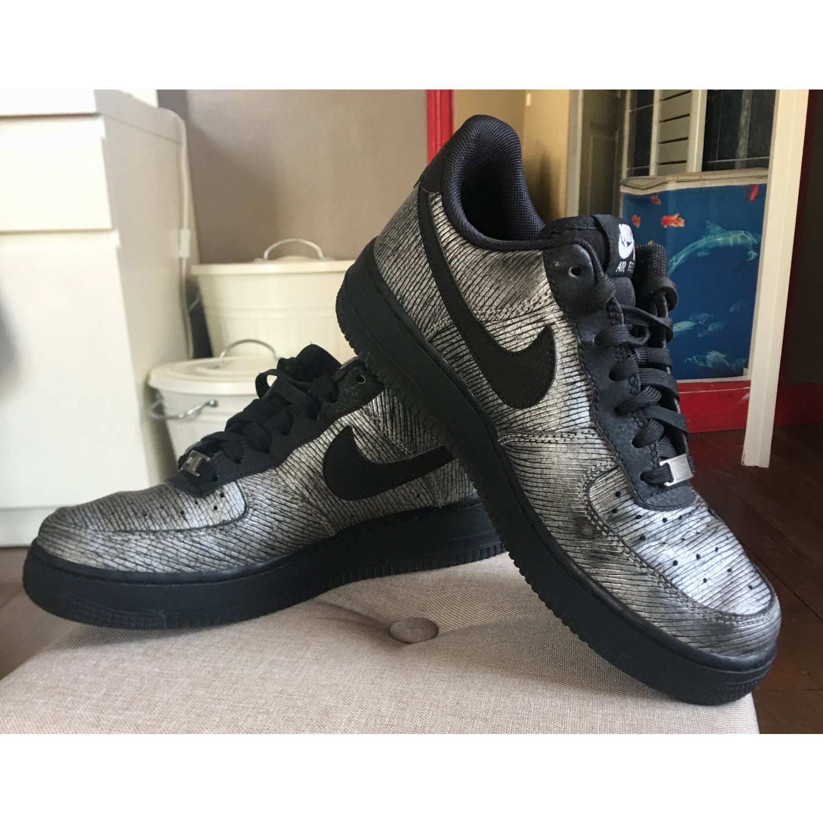 Baskets Nike Air Force 1 Cuir Noir,Argenté,Gris ref.106194 Baskets Nike Air Force 1 Cuir Noir,Argenté,Gris ref.106194