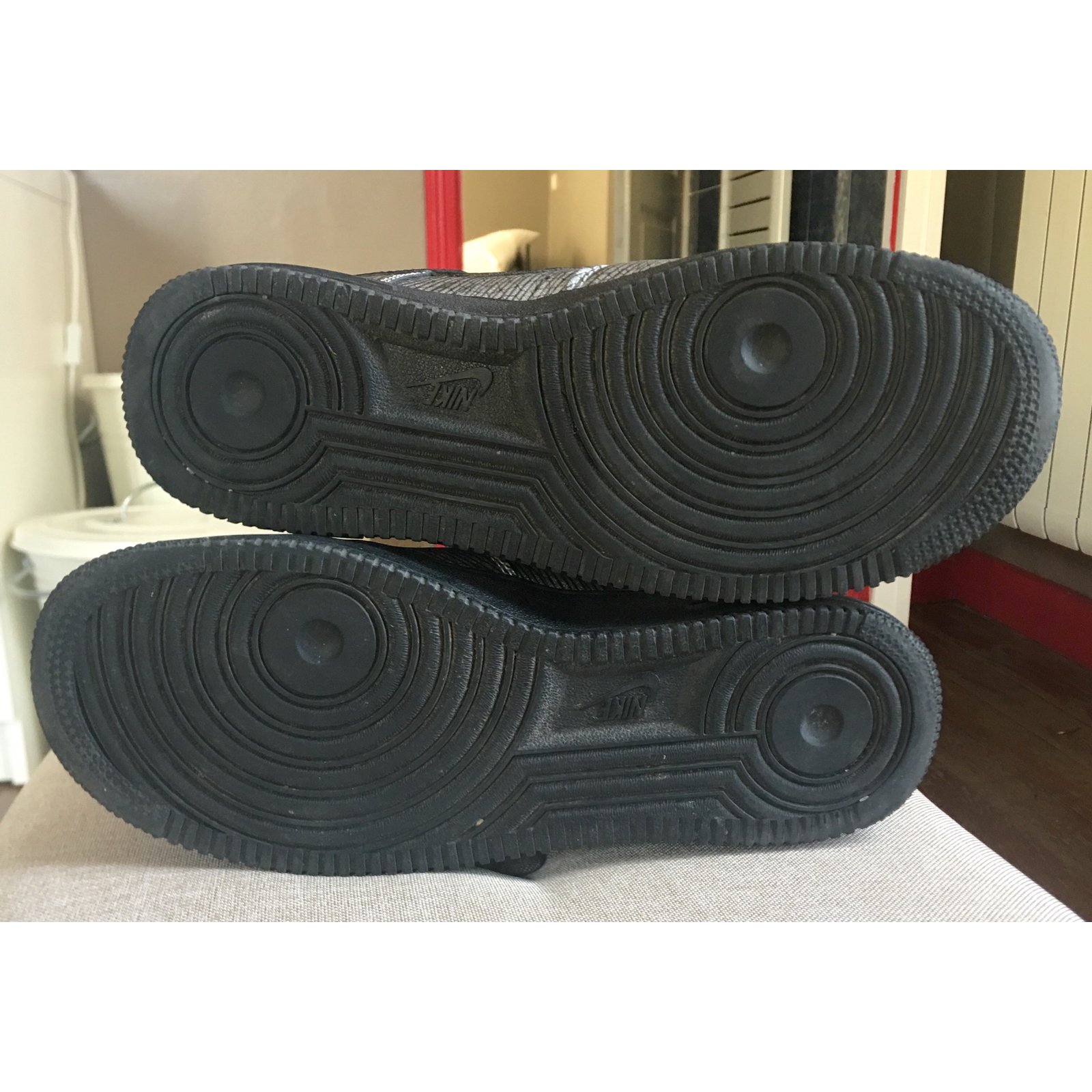 Baskets Nike Air Force 1 Cuir Noir,Argenté,Gris ref.106194 Baskets Nike Air Force 1 Cuir Noir,Argenté,Gris ref.106194