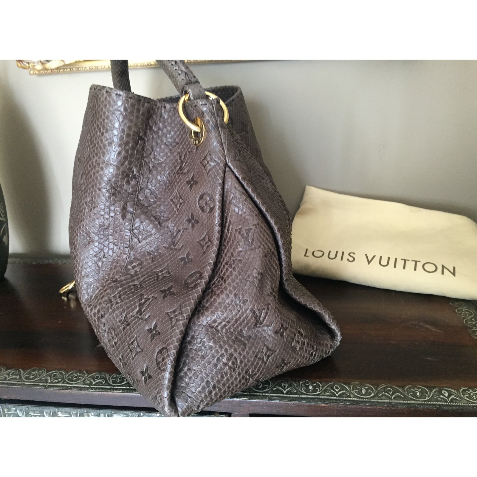 Louis Vuitton Gris Brown Monogram Python Artsy MM Shoulder Bag Leather  Exotic leather ref.107672 - Joli Closet