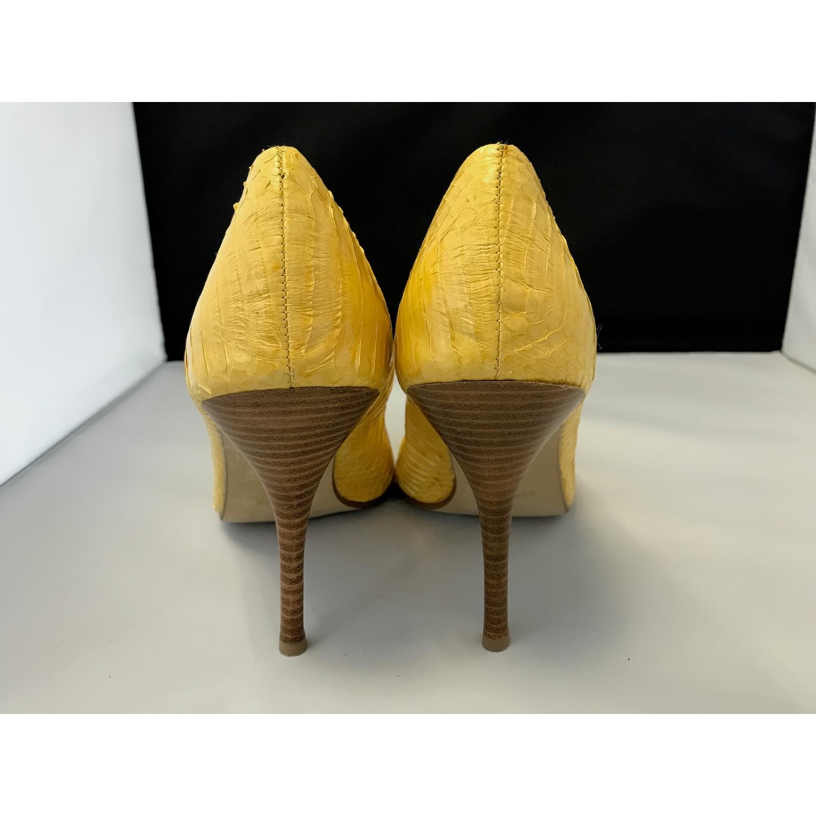 dune yellow heels