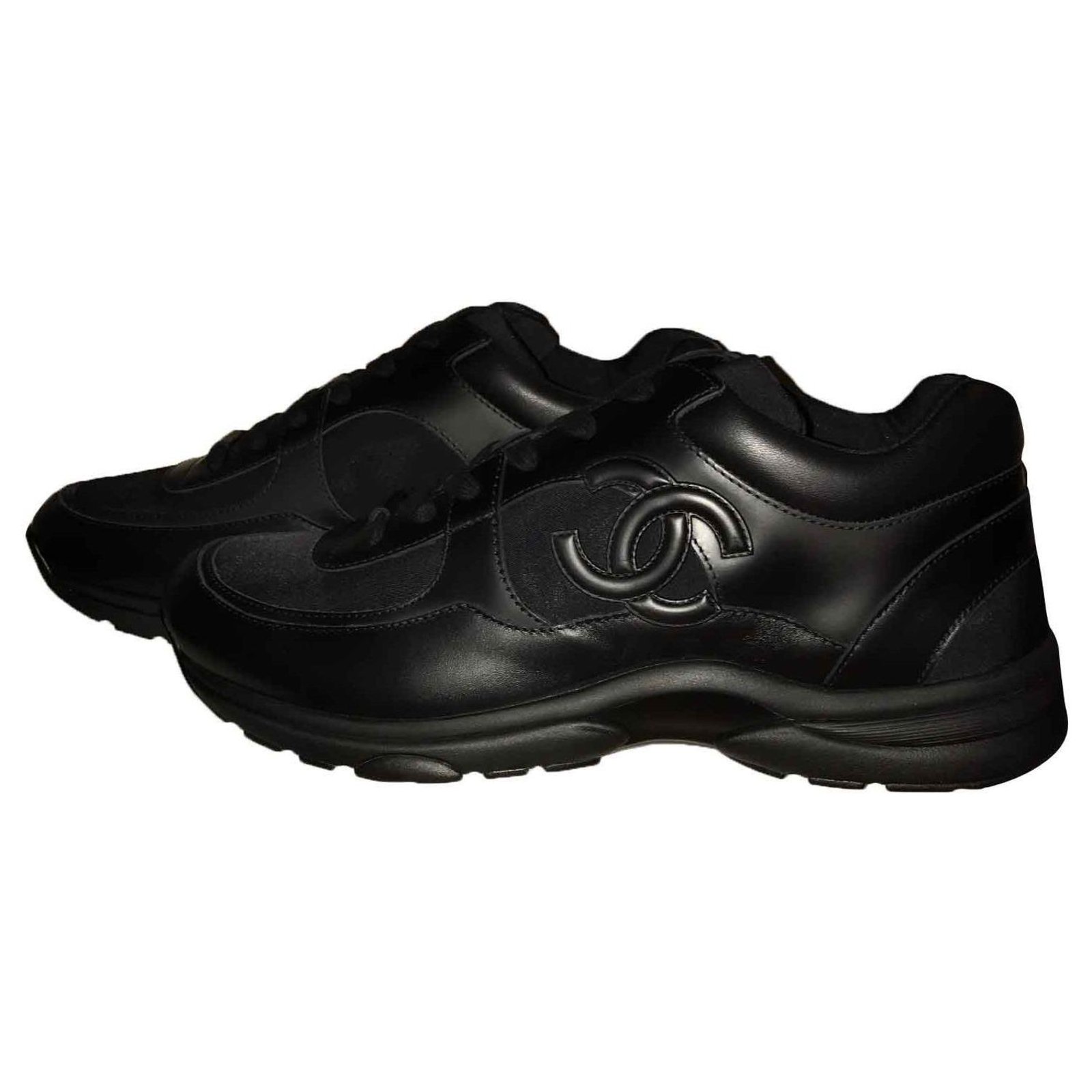 Chanel Sneakers Black White Leather ref.825225 - Joli Closet