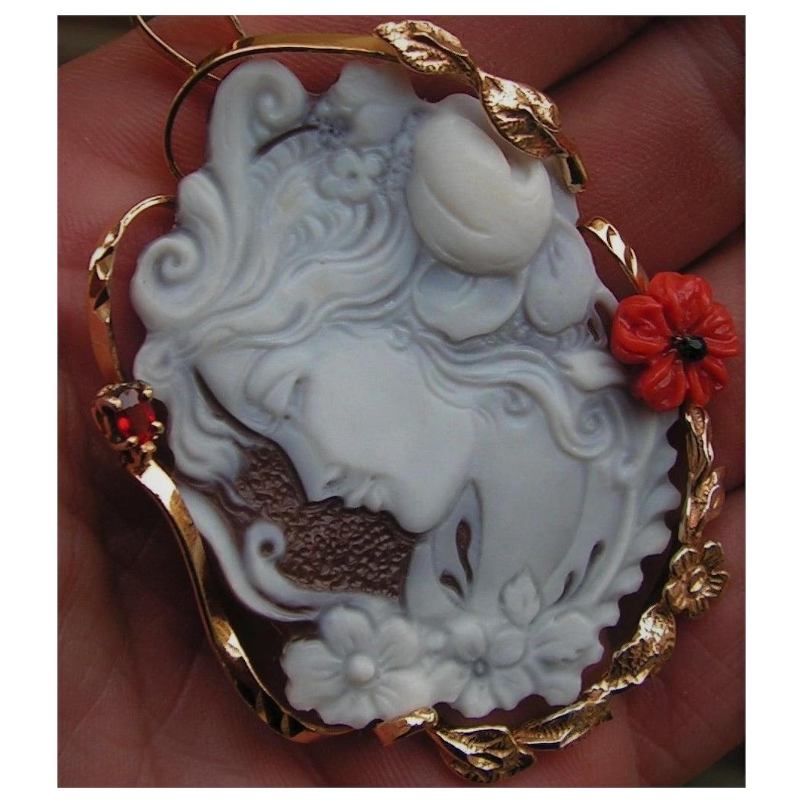 BIJOU ANCIEN JOLIE BROCHE PLAQUEE OR avec CAMEE ... - eBay