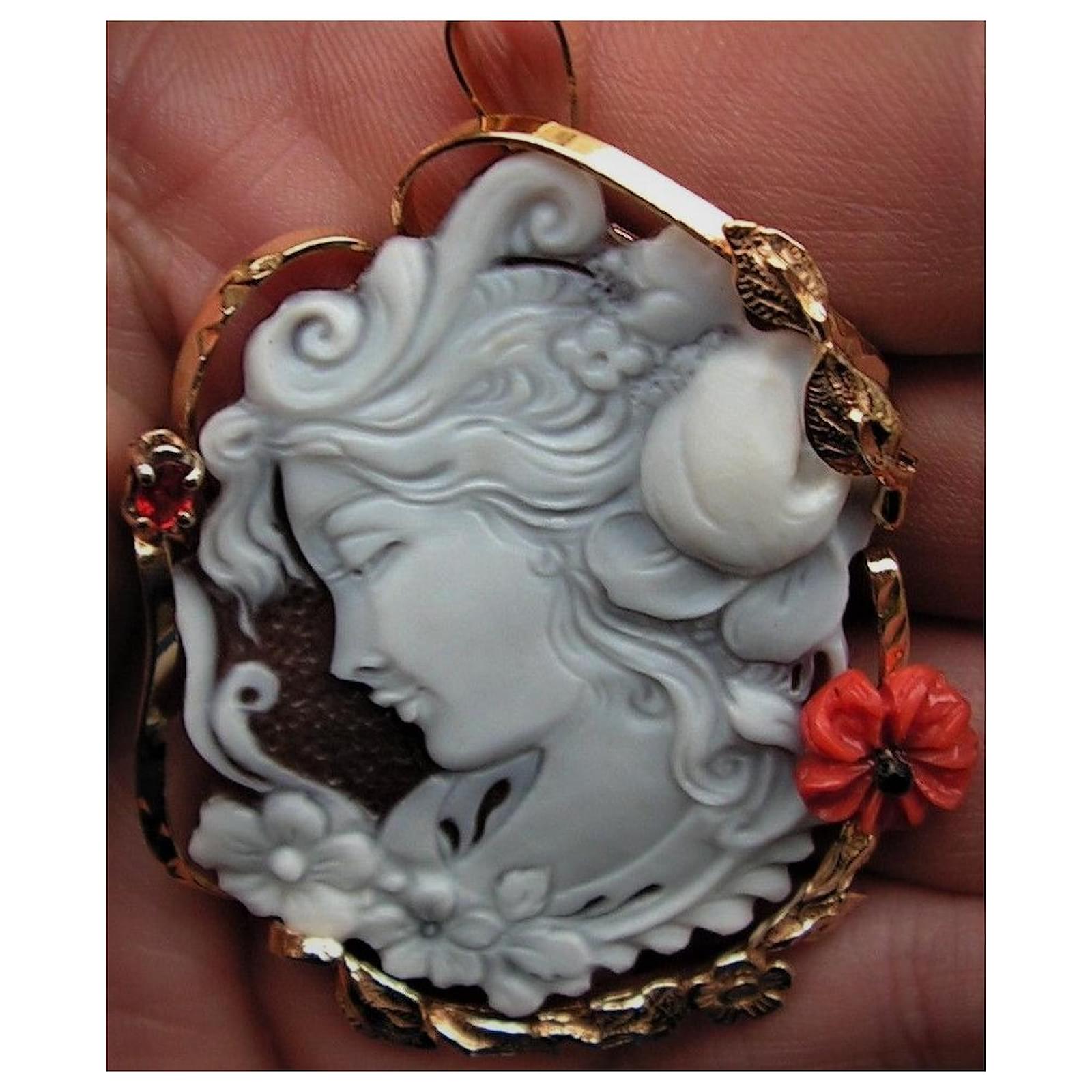 WEDGEWOOD Cameo Broche plaquée or 18 carats et - Collier