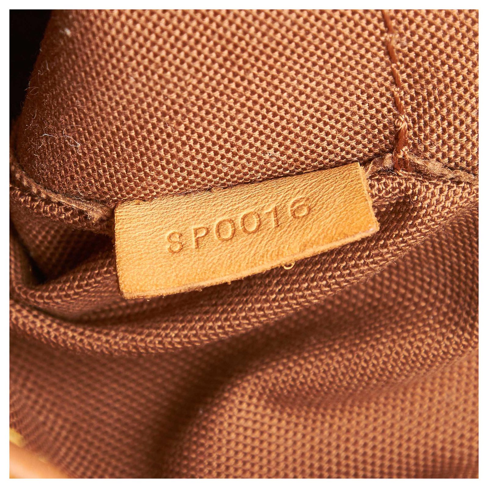 Louis Vuitton Brown Monogram Batignolles Vertical Leather Cloth ref.117699  - Joli Closet