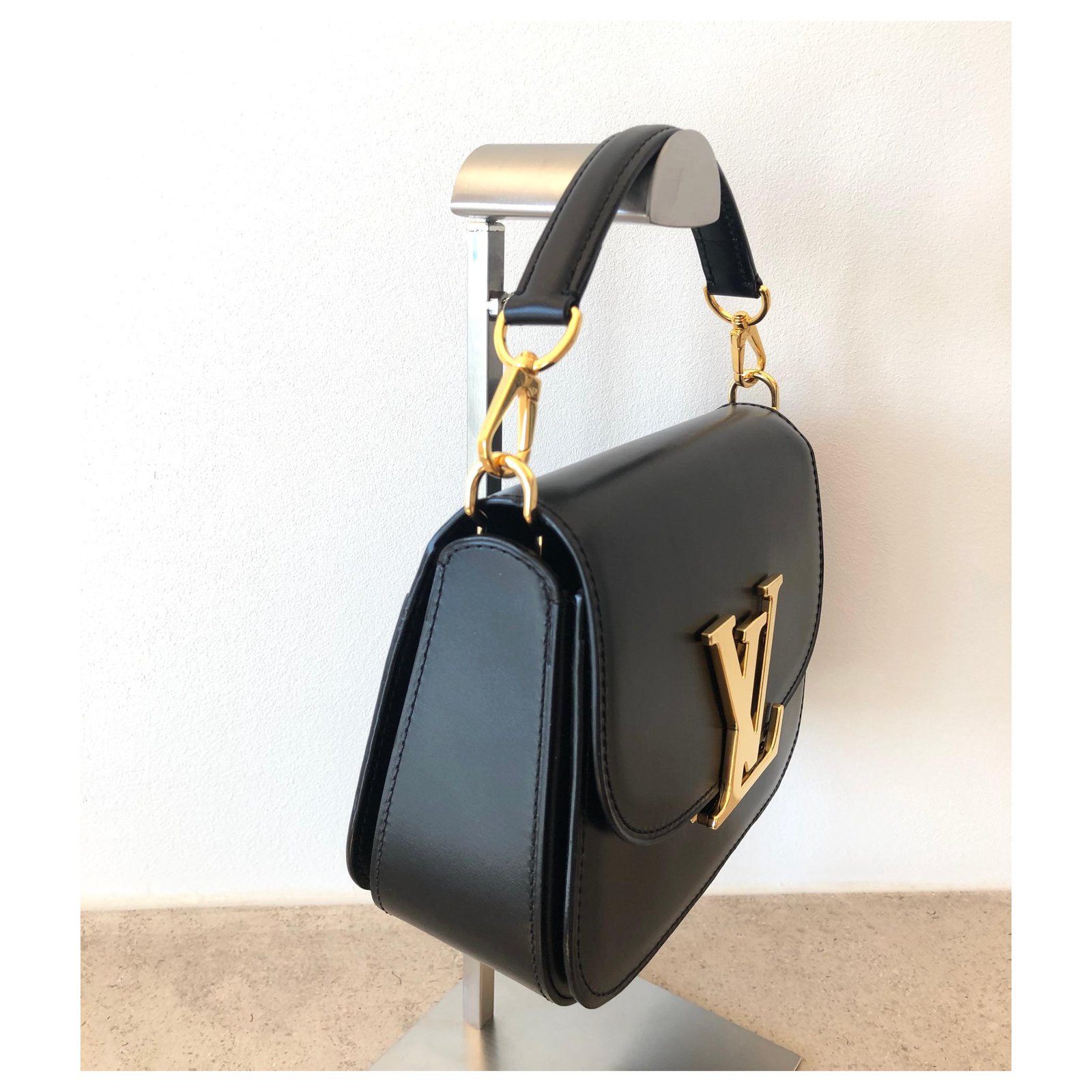 Louis Vuitton Vivienne Black Leather ref.117787 - Joli Closet