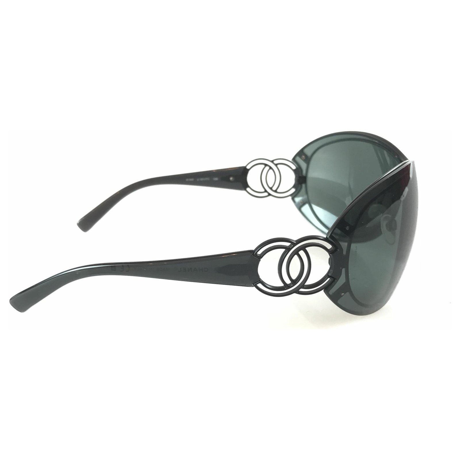 CHANEL Wraparound sunglasses