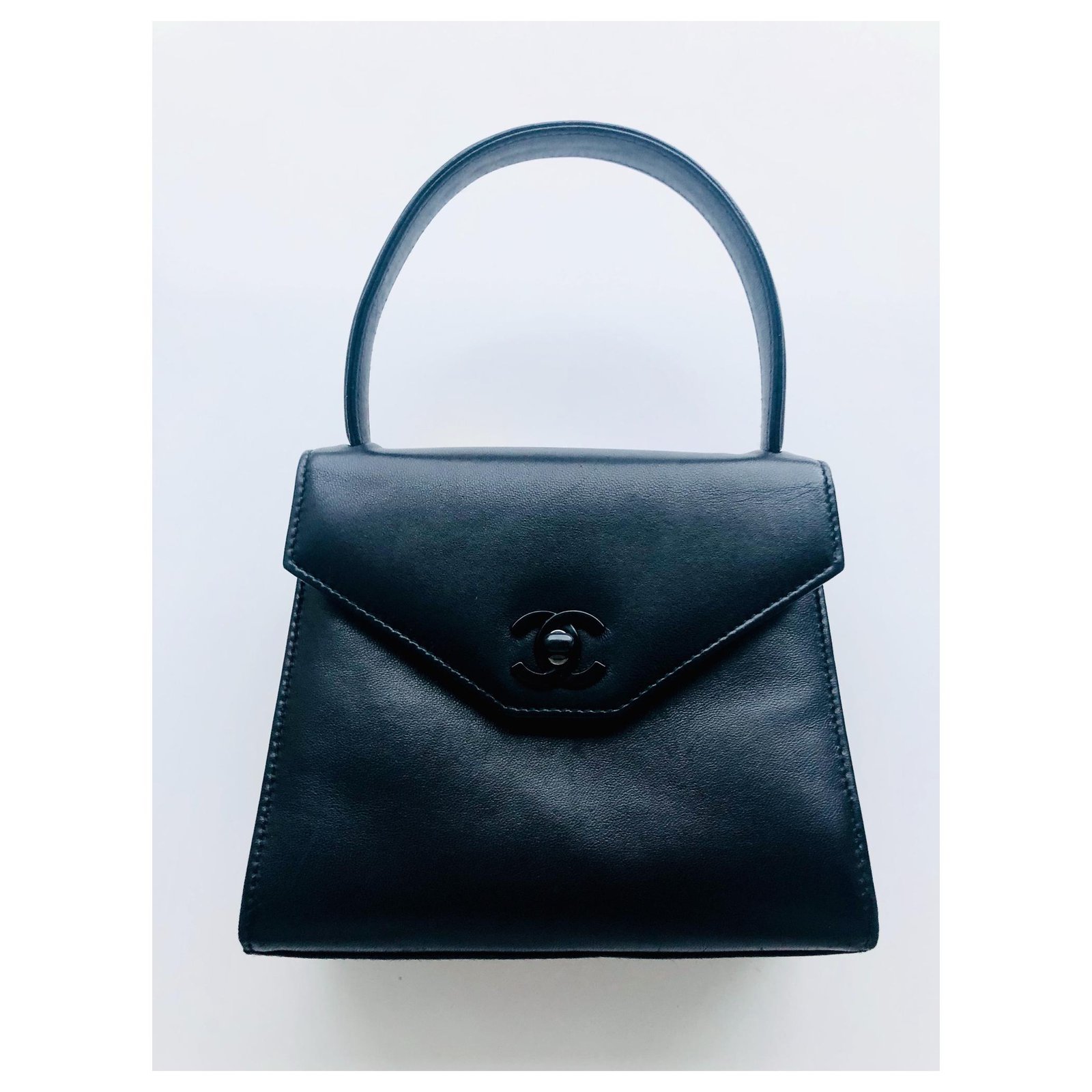 Chanel mini handbag Black Leather ref.119448 - Joli Closet