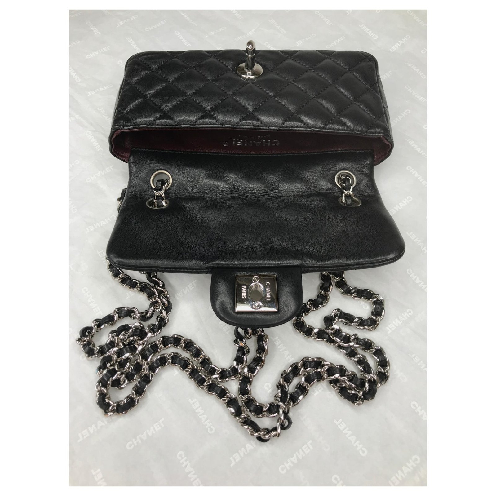 Chanel Mini crossbody / shoulder timeless flap bag Black Leather ref.120484  - Joli Closet