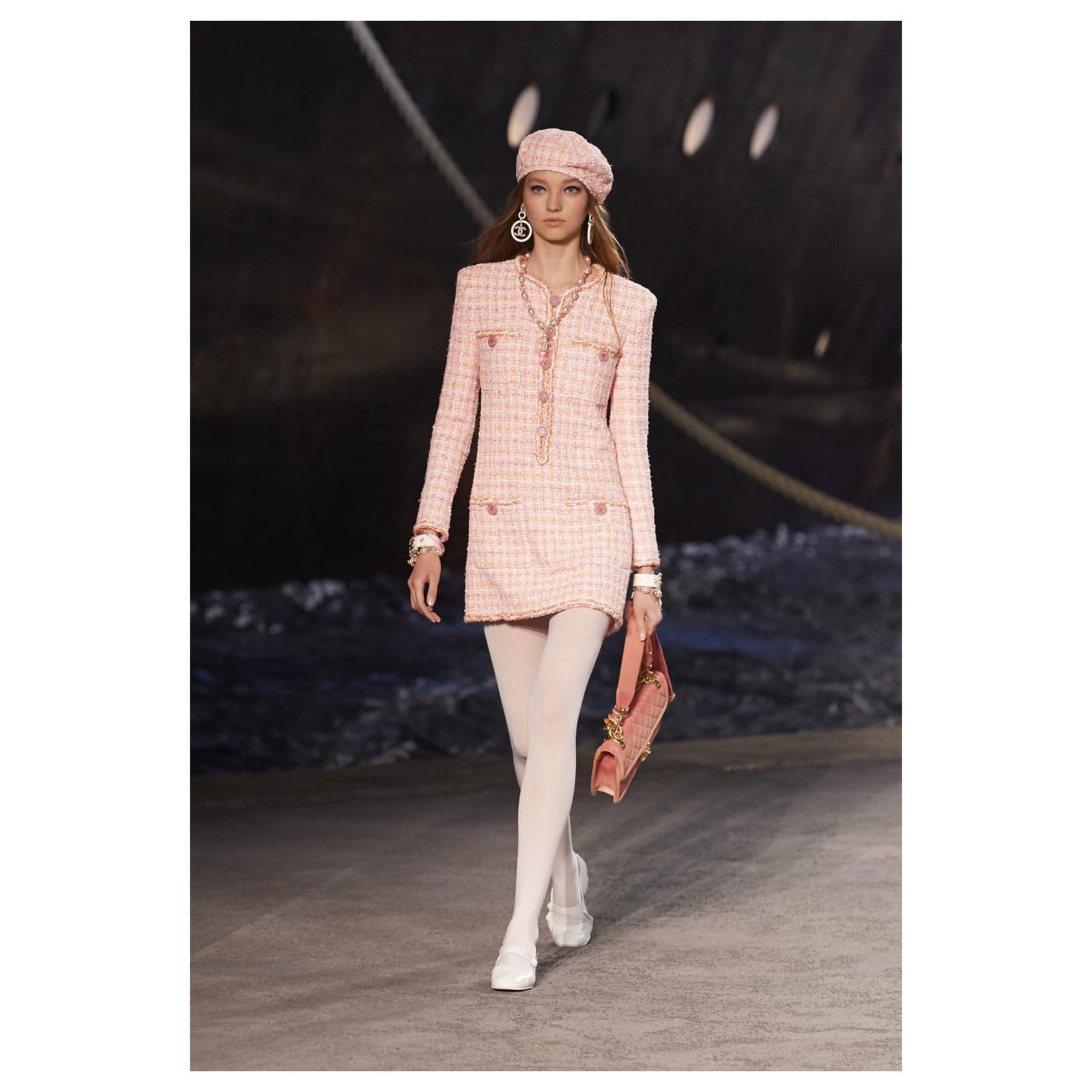 CHANEL CRUISE 2019/2020 COLLECTION - Time International