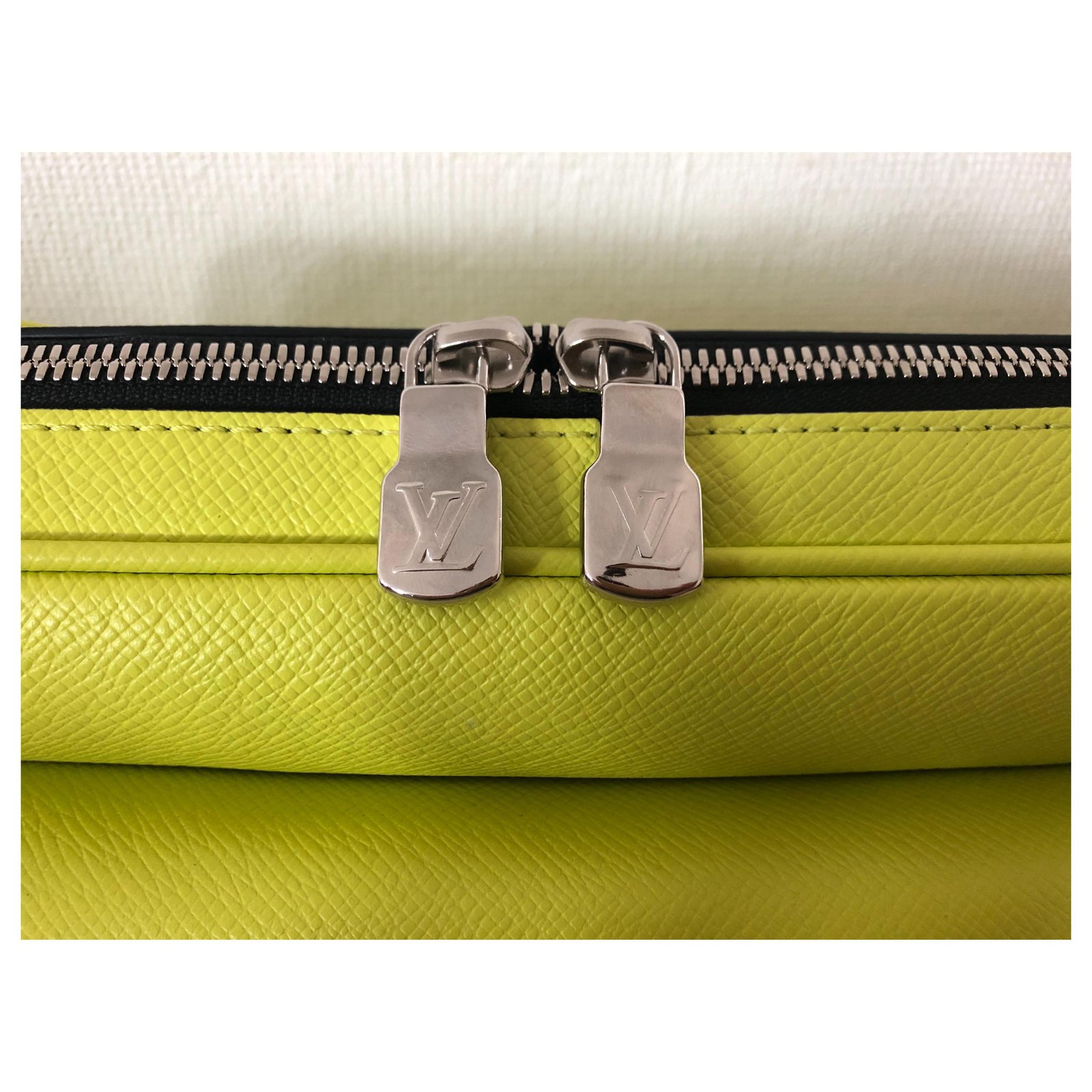 Louis Vuitton Bags Briefcases Brown Synthetic ref.17584 - Joli Closet