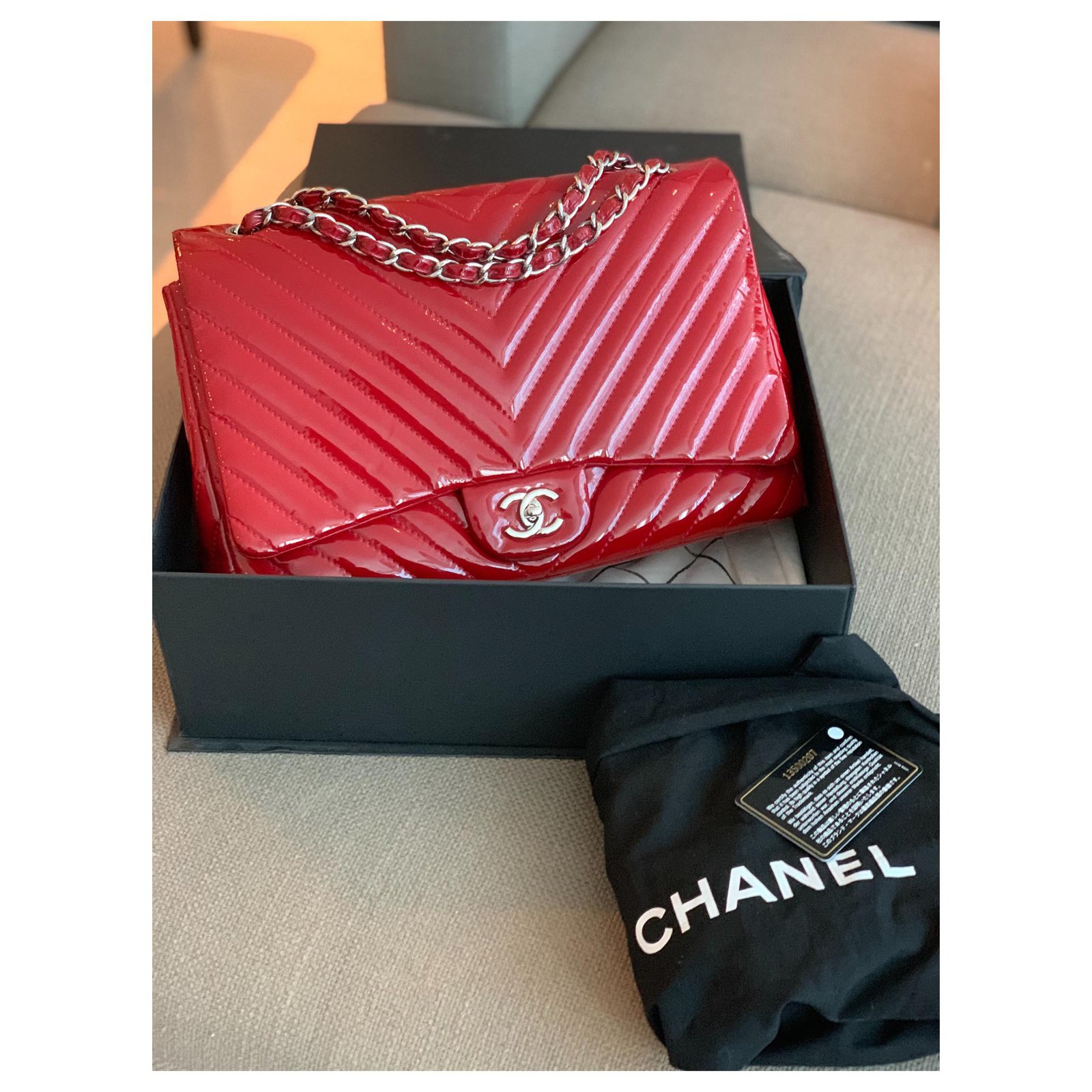 Timeless Chanel Handbag Red Patent leather ref.46202 - Joli Closet