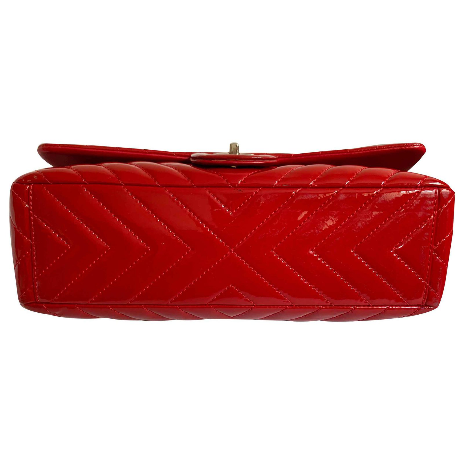 Timeless Chanel Maxi red chevron Patent leather ref.123147 - Joli