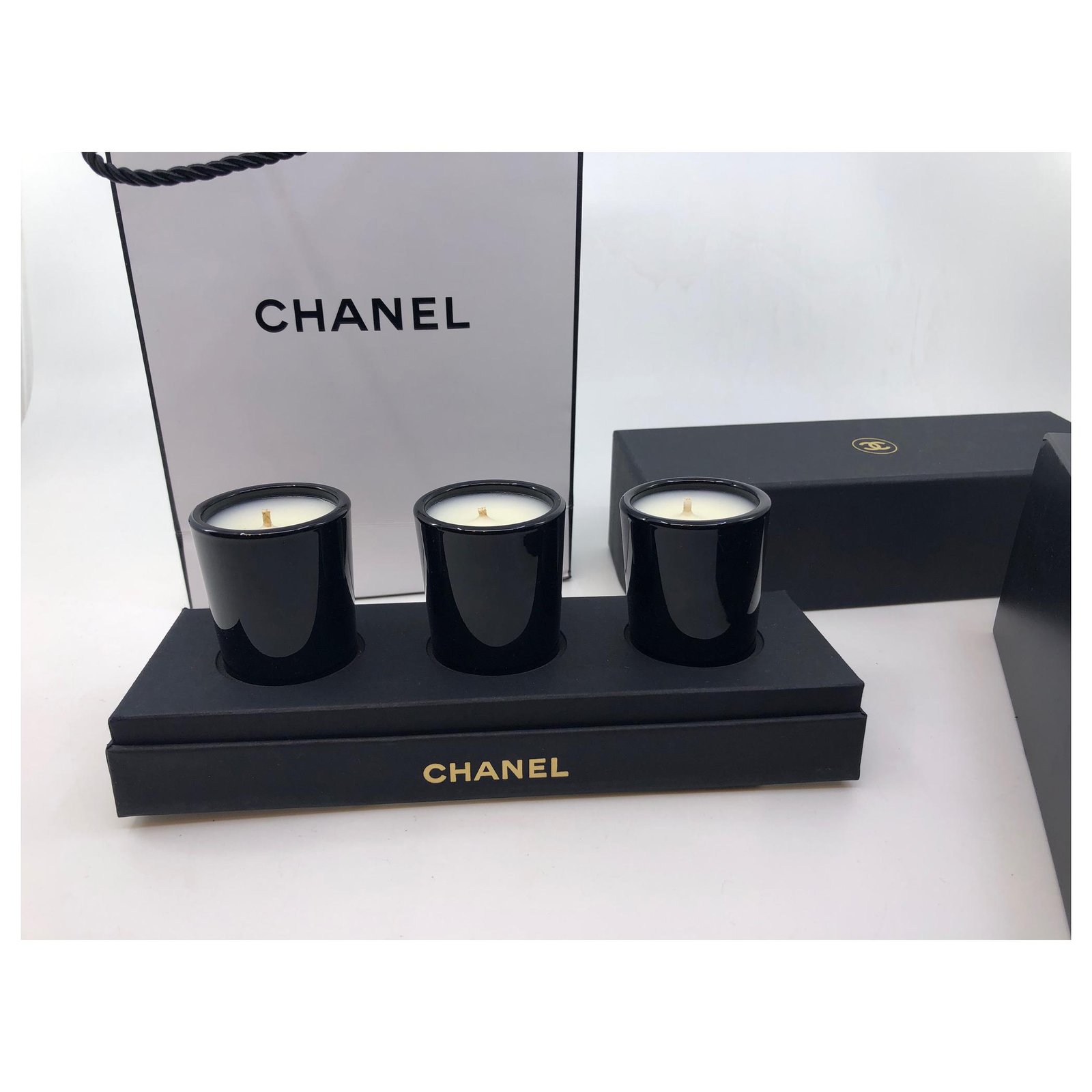 CANDLES CHANEL Black White Glass ref.123706 - Joli Closet