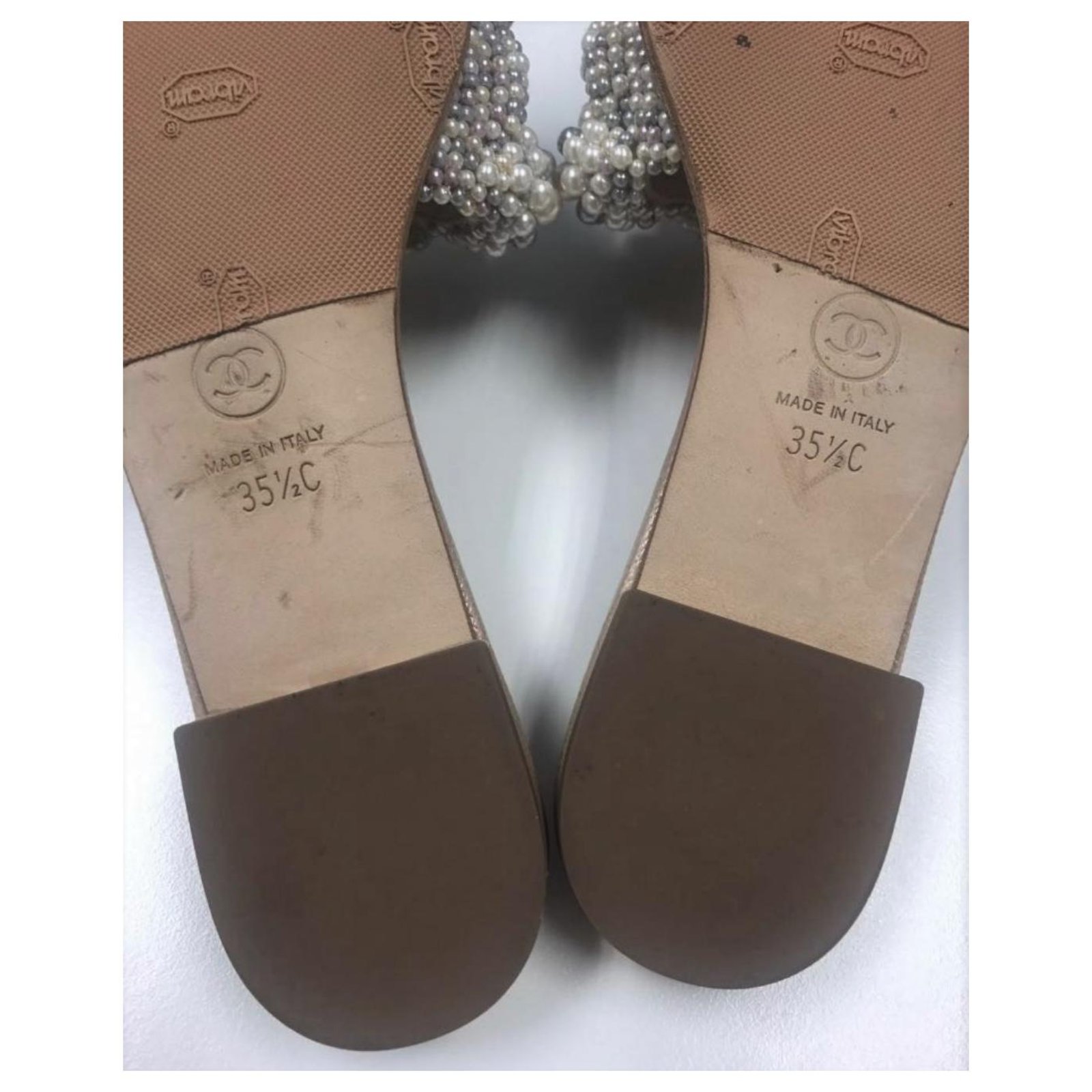 Chanel Pearl Slides slippers sandals EU 35.5 Beige Leather ref.125260 -  Joli Closet