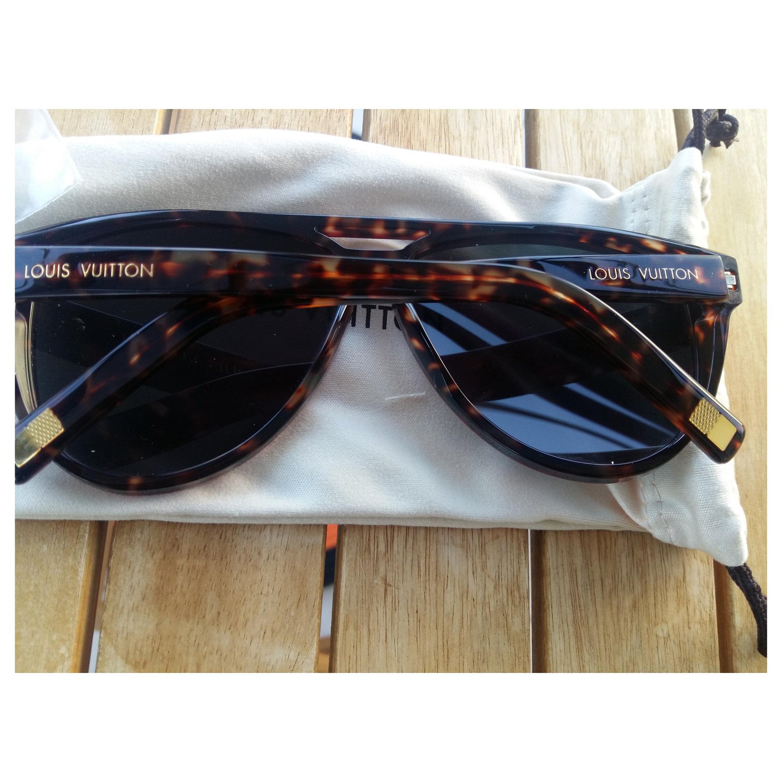 Louis Vuitton Sunglasses Red Plastic ref.126456 - Joli Closet