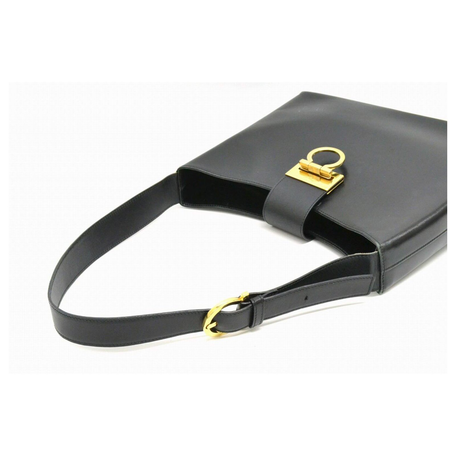 Salvatore Ferragamo Vintage Shoulder Bag Black Leather ref.127904 ...