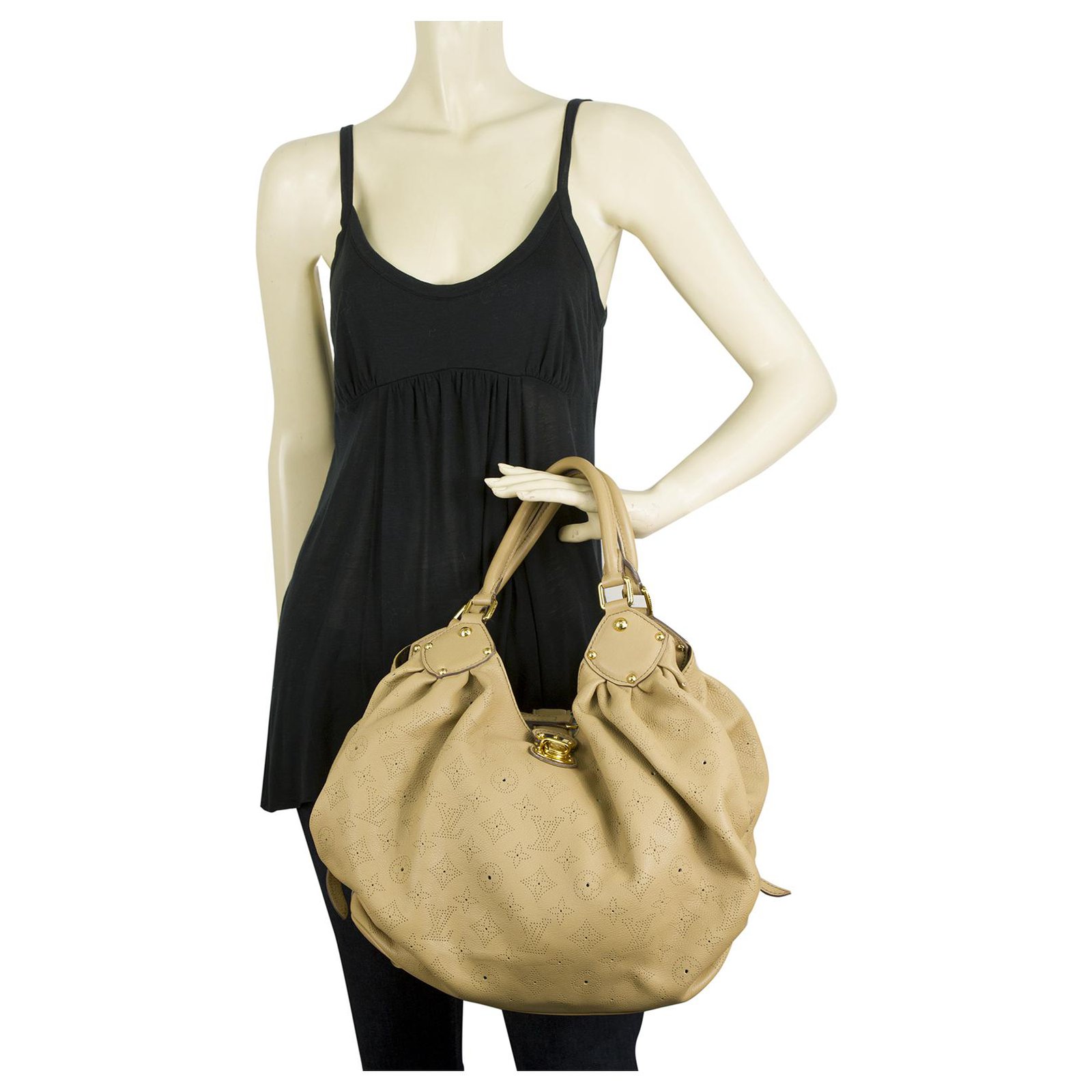Louis Vuitton Caramel Monogram Mahina Perforated Leather Hobo Hand Bag size  L Beige ref.128350 - Joli Closet