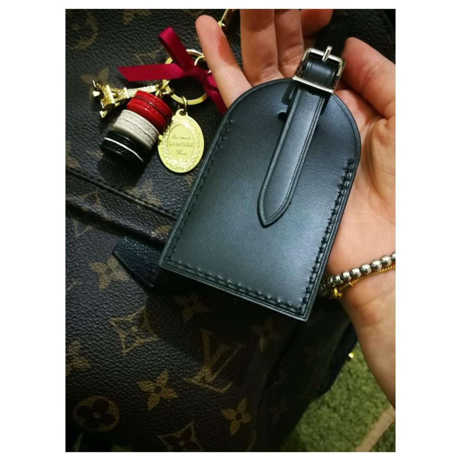 Louis Vuitton Name tag Black Leather ref.88863 - Joli Closet