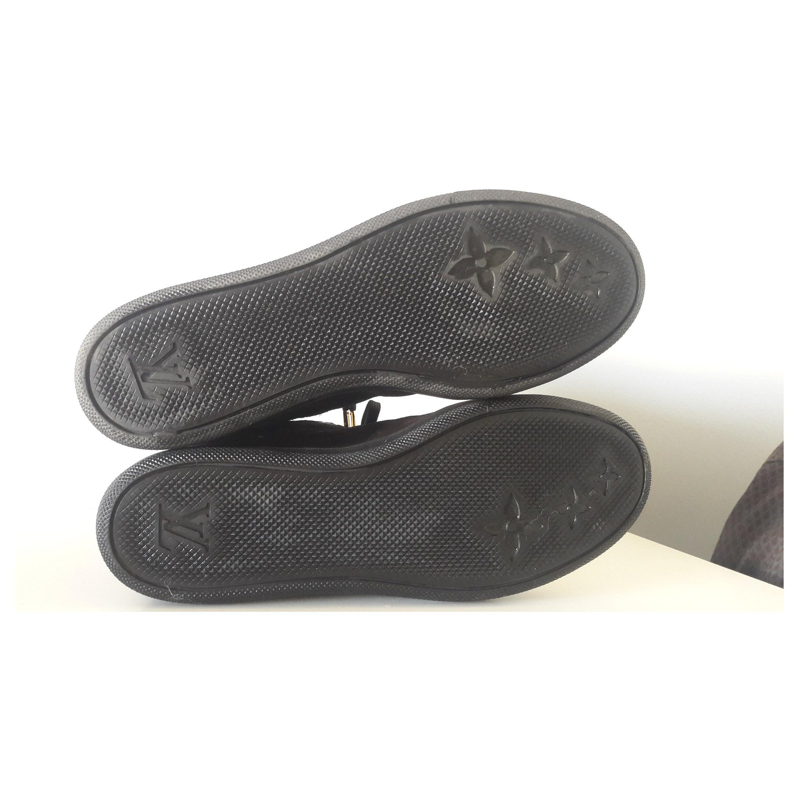 Louis Vuitton Millenium wedge sneakers Black Suede ref.129744 - Joli Closet