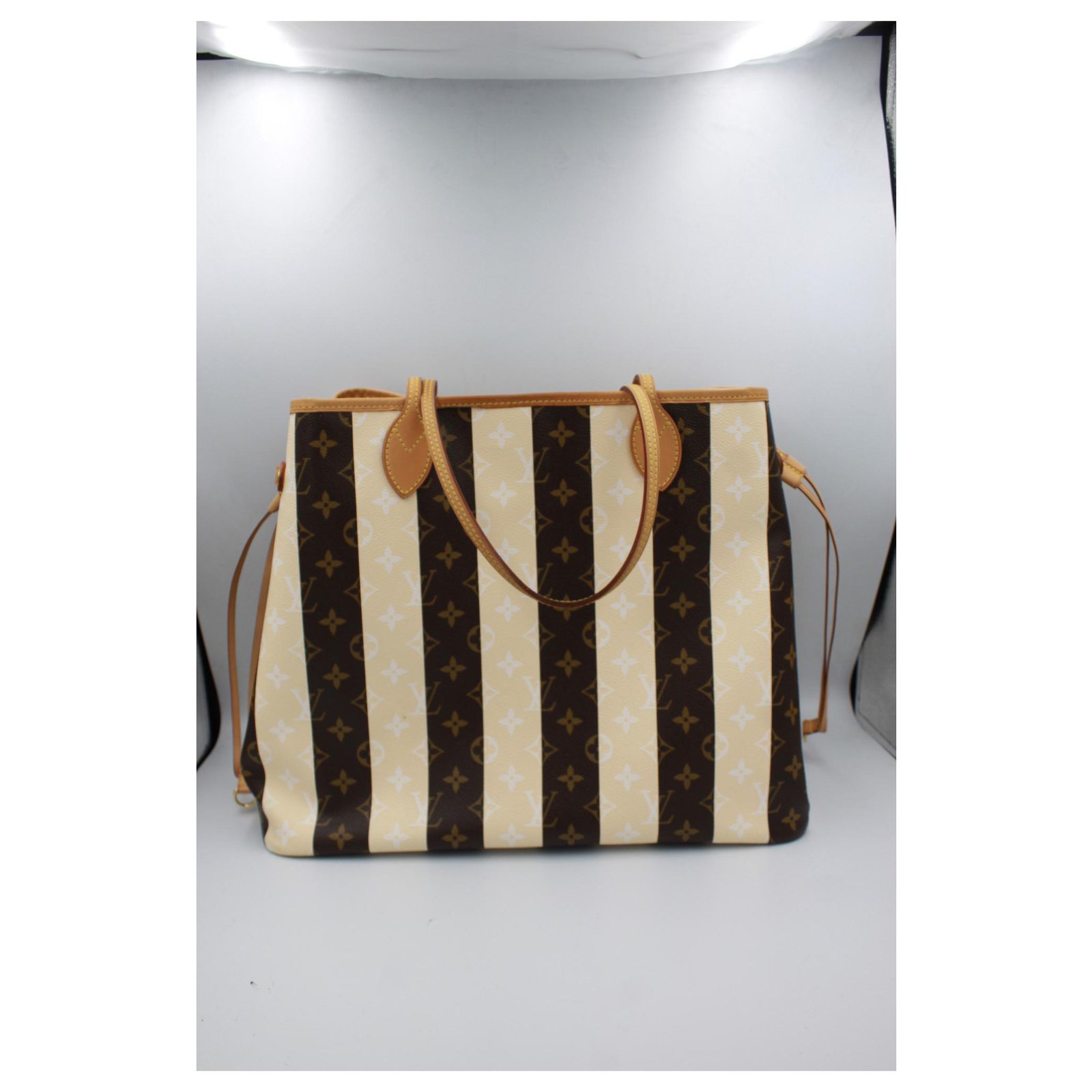 Neverfull Louis Vuitton Handbags Beige Leather ref.131542 - Joli