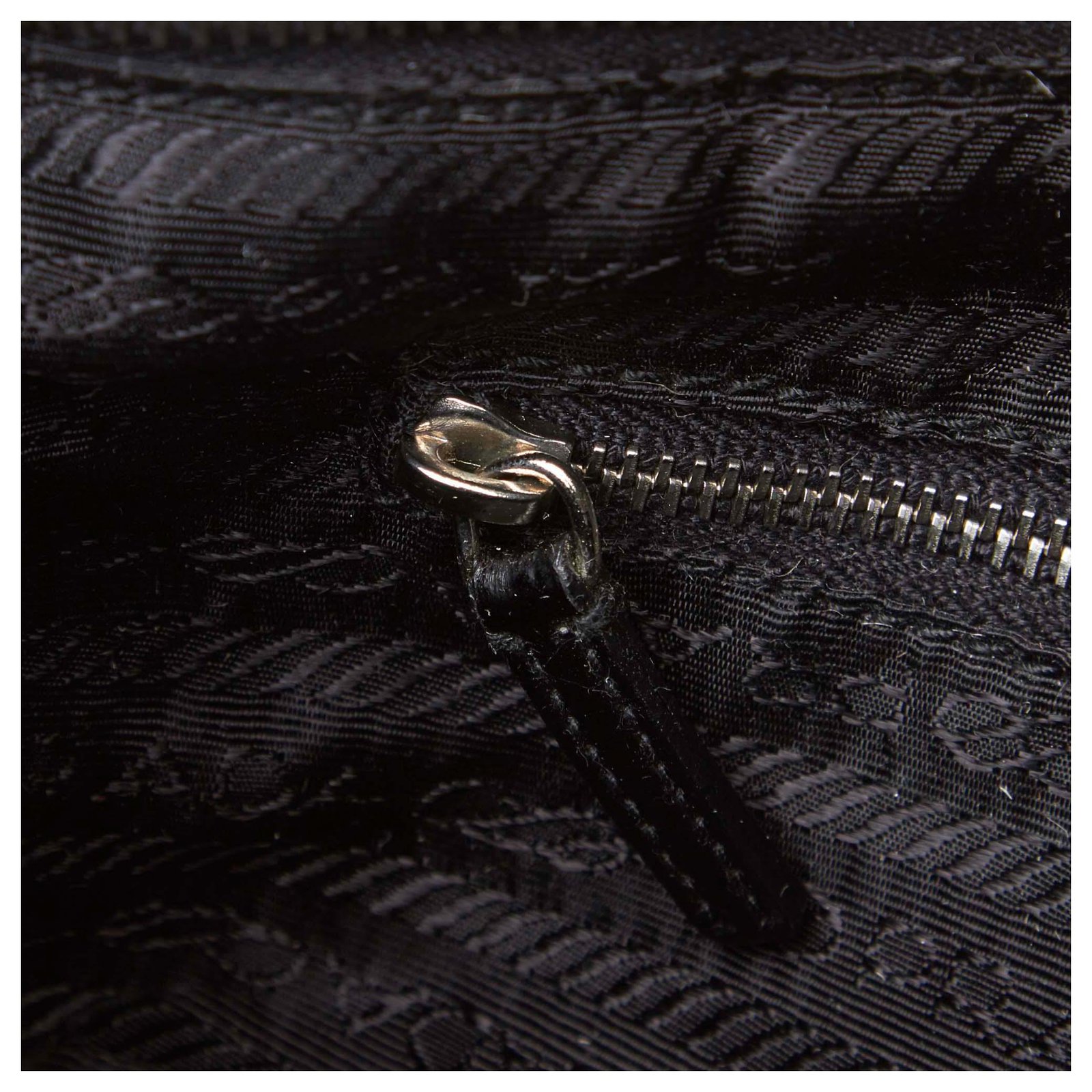 Prada Nylon Shoulder Bag Black Leather Cloth ref.100340 - Joli Closet
