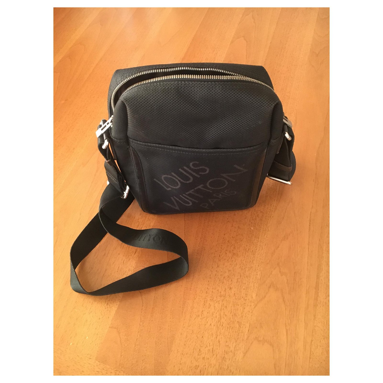Louis Vuitton Dog bag Brown Cloth ref.73785 - Joli Closet