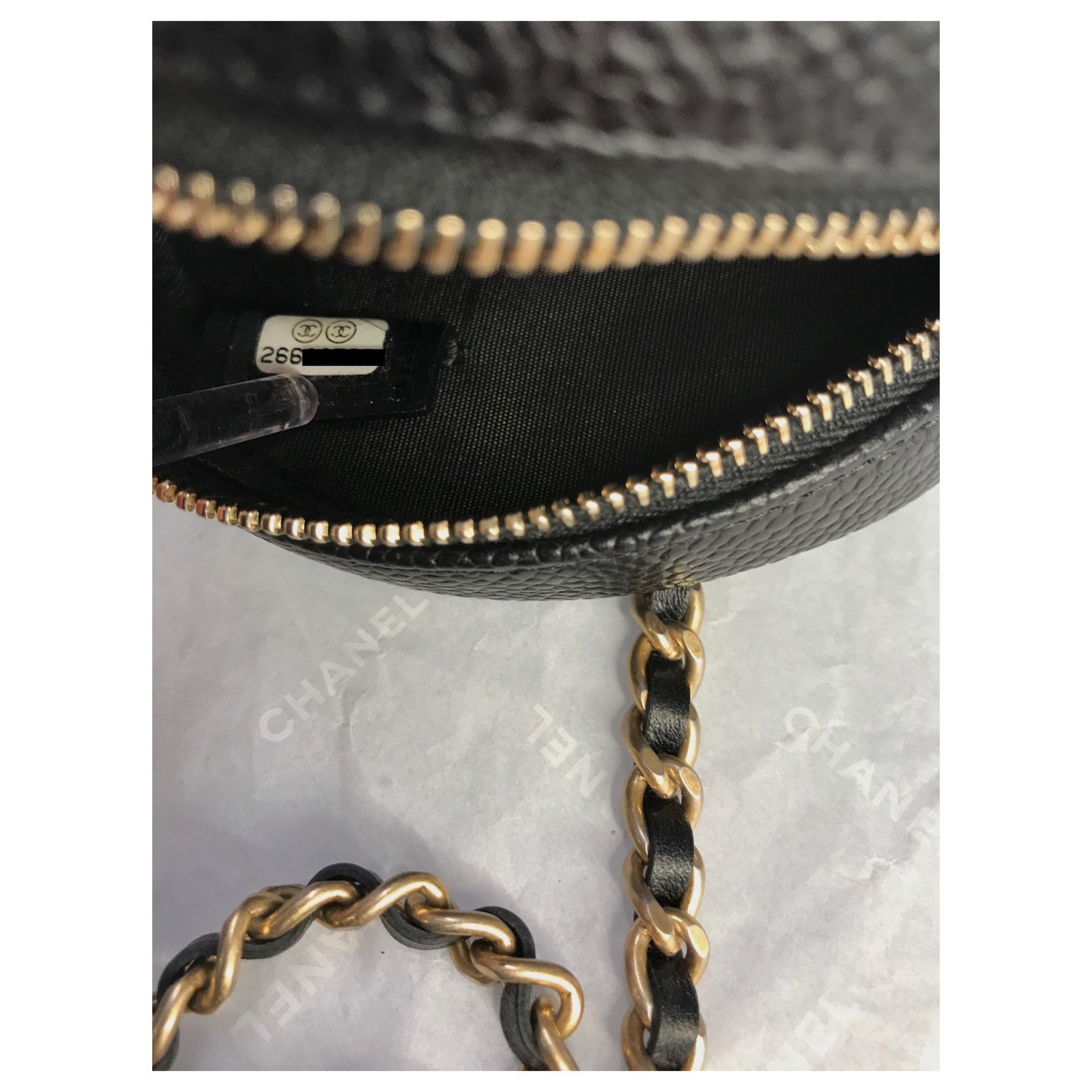 New CC Filigree Grained Round Chain Crossbody Bag