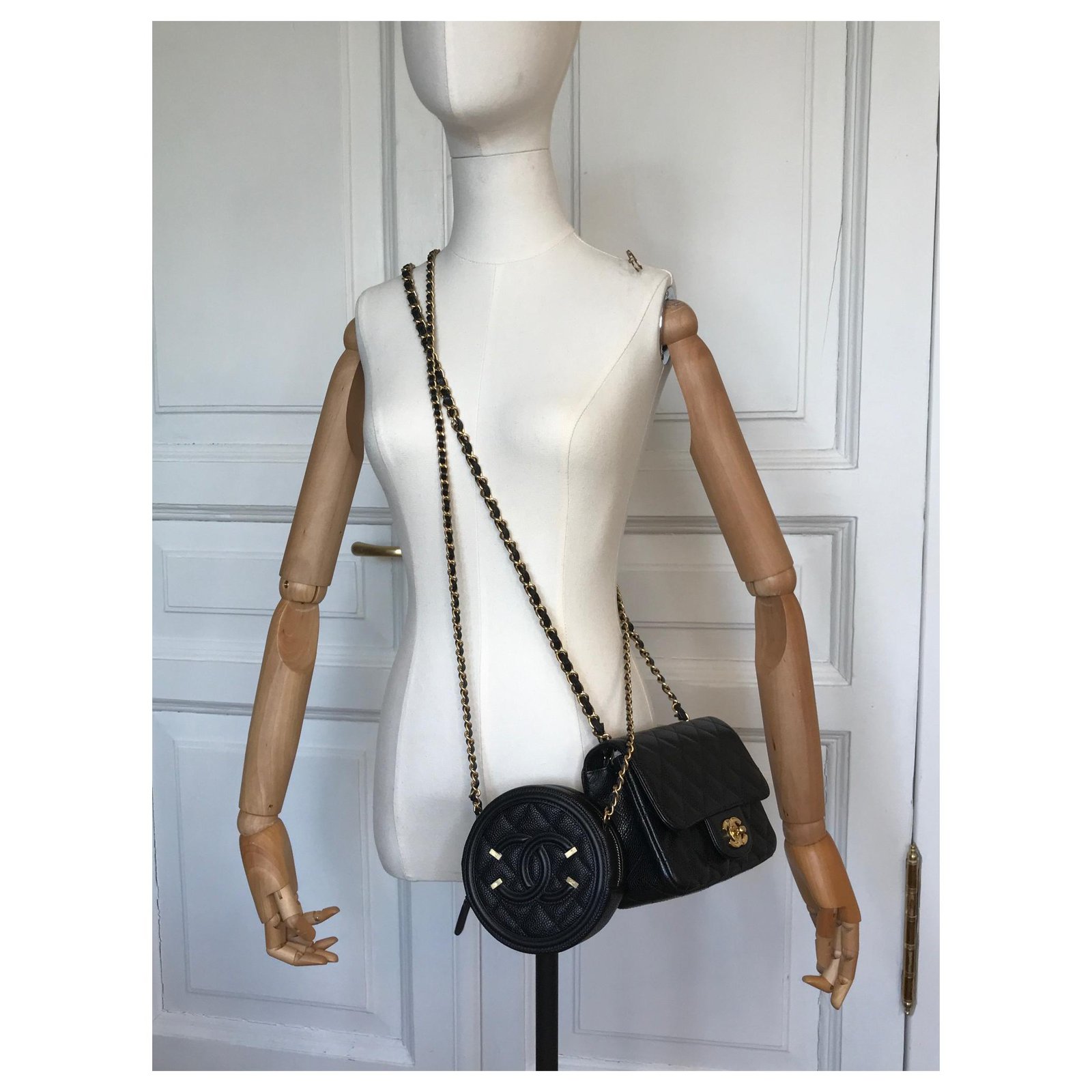 Chanel CC Filigree Crossbody Bag (SHG-LgIWWd) – LuxeDH