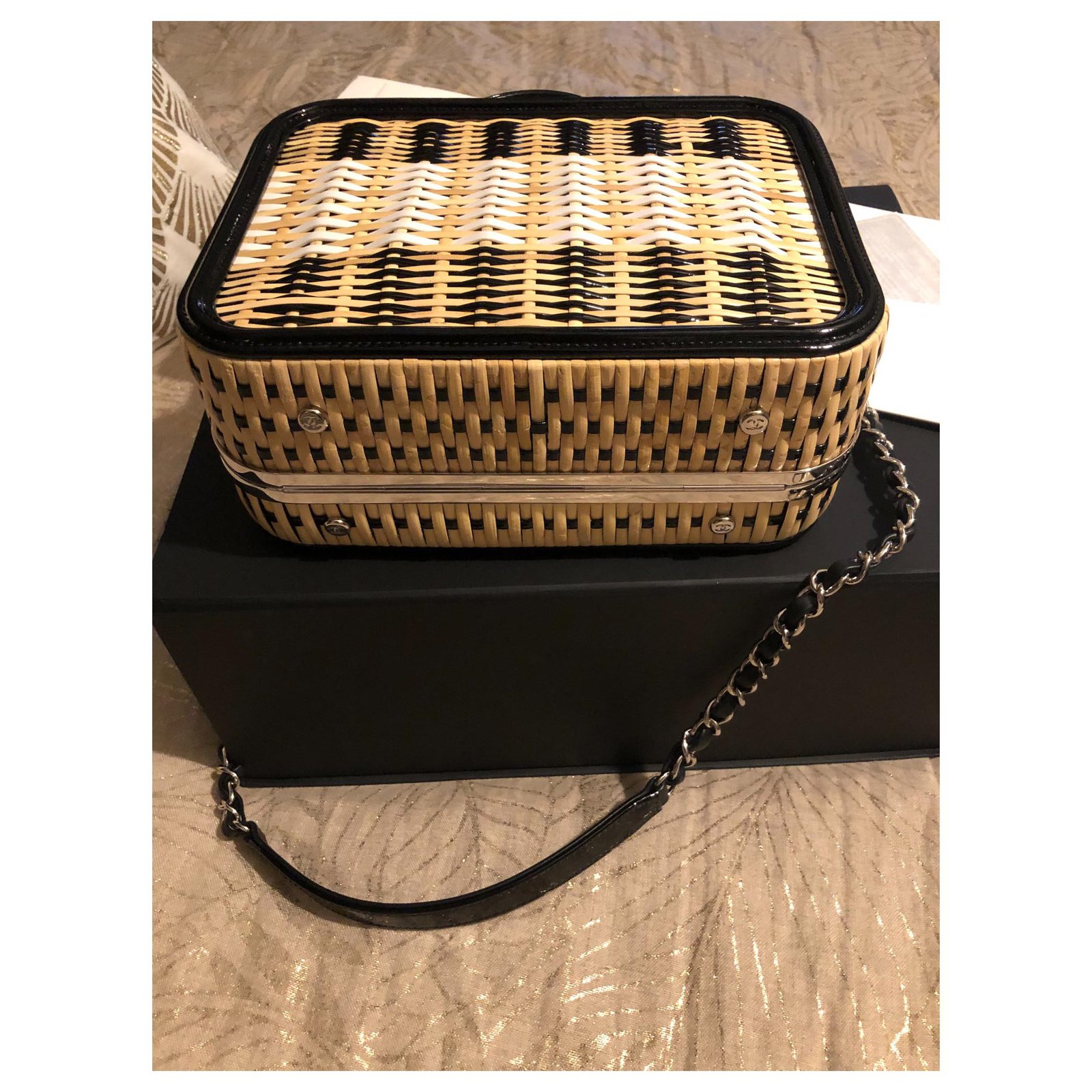Chanel vanity bag Beige Wicker ref.138673 - Joli Closet