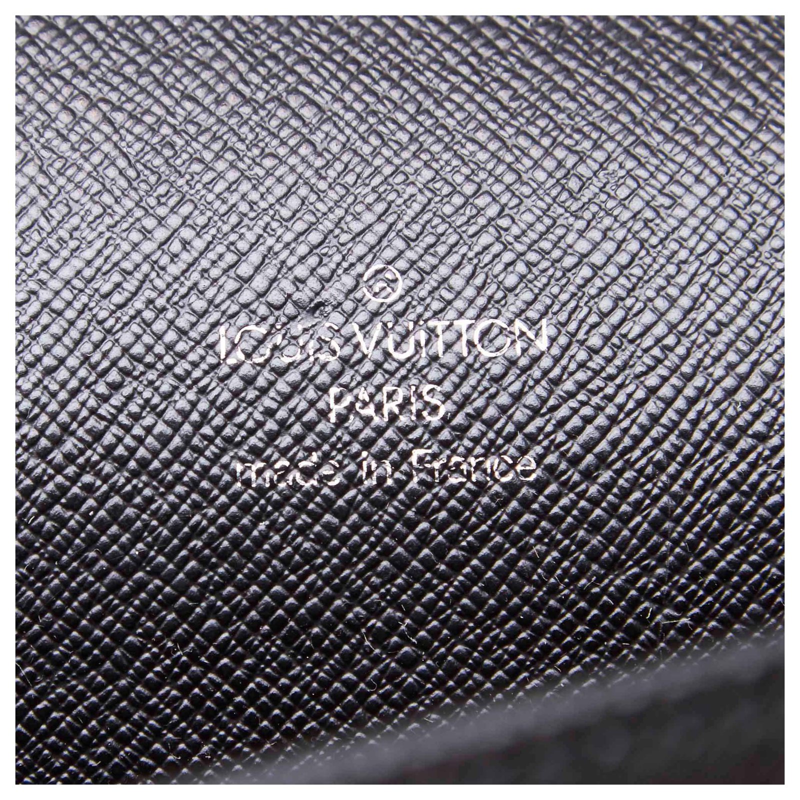 Louis Vuitton Black Taiga Leather Angara Porte Documents Briefcase  ref.742067 - Joli Closet