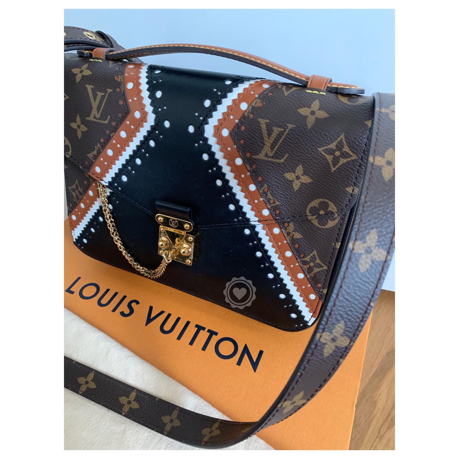 Louis Vuitton Pochette Metis Black Leather ref.714892 - Joli Closet