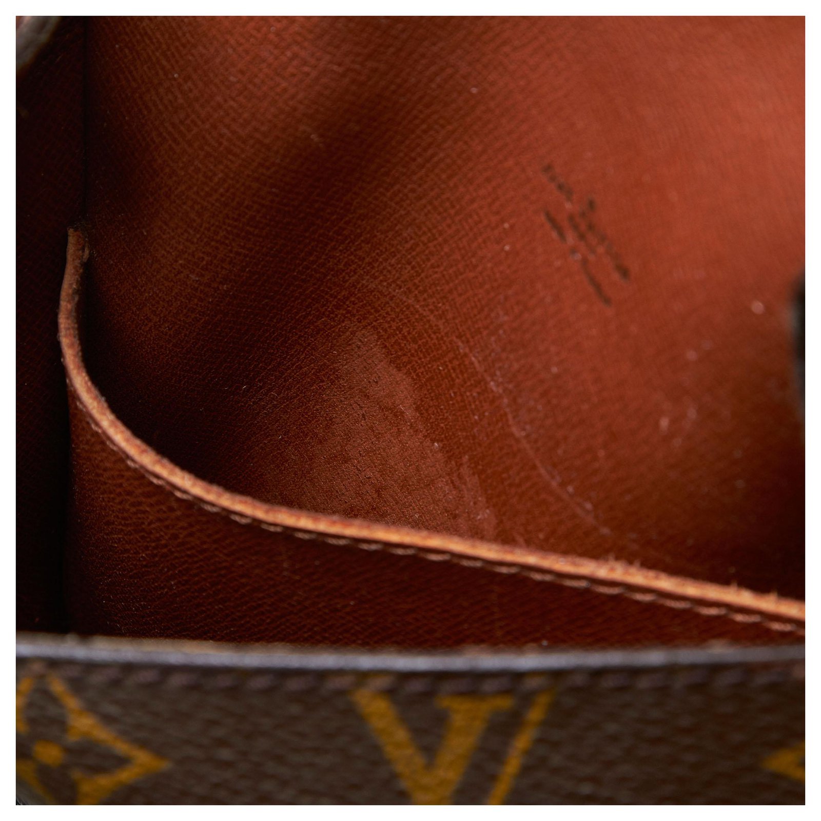 Louis Vuitton Brown Monogram Saint Cloud MM Leather Cloth ref.141046 - Joli  Closet