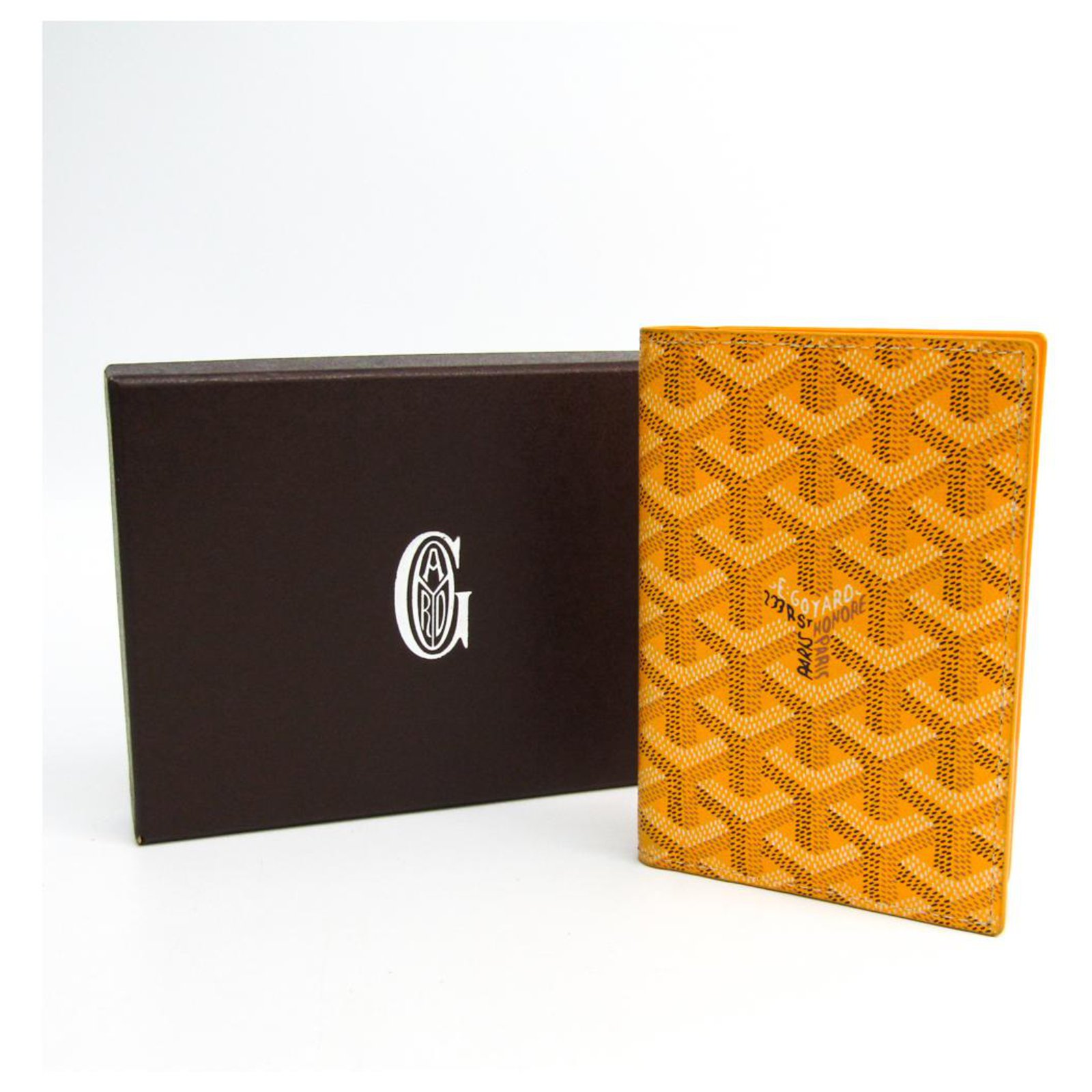 Goyard Yellow Grenelle Passport Cover Multiple colors Leather Cloth Cloth  ref.141623 - Joli Closet