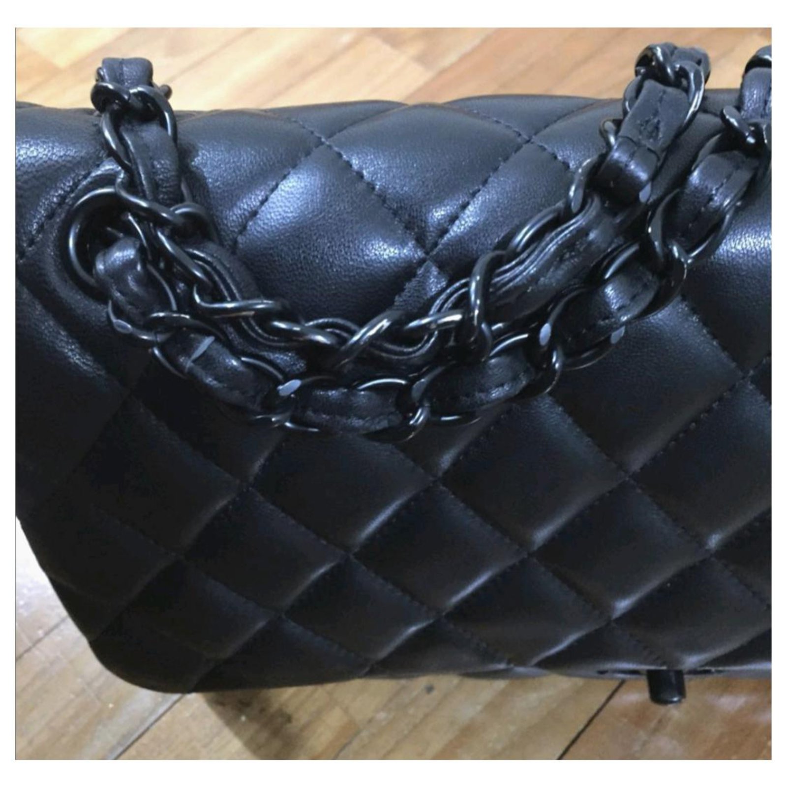 Timeless Chanel Jumbo so Black classic flap bag Leather ref.142367 - Joli  Closet