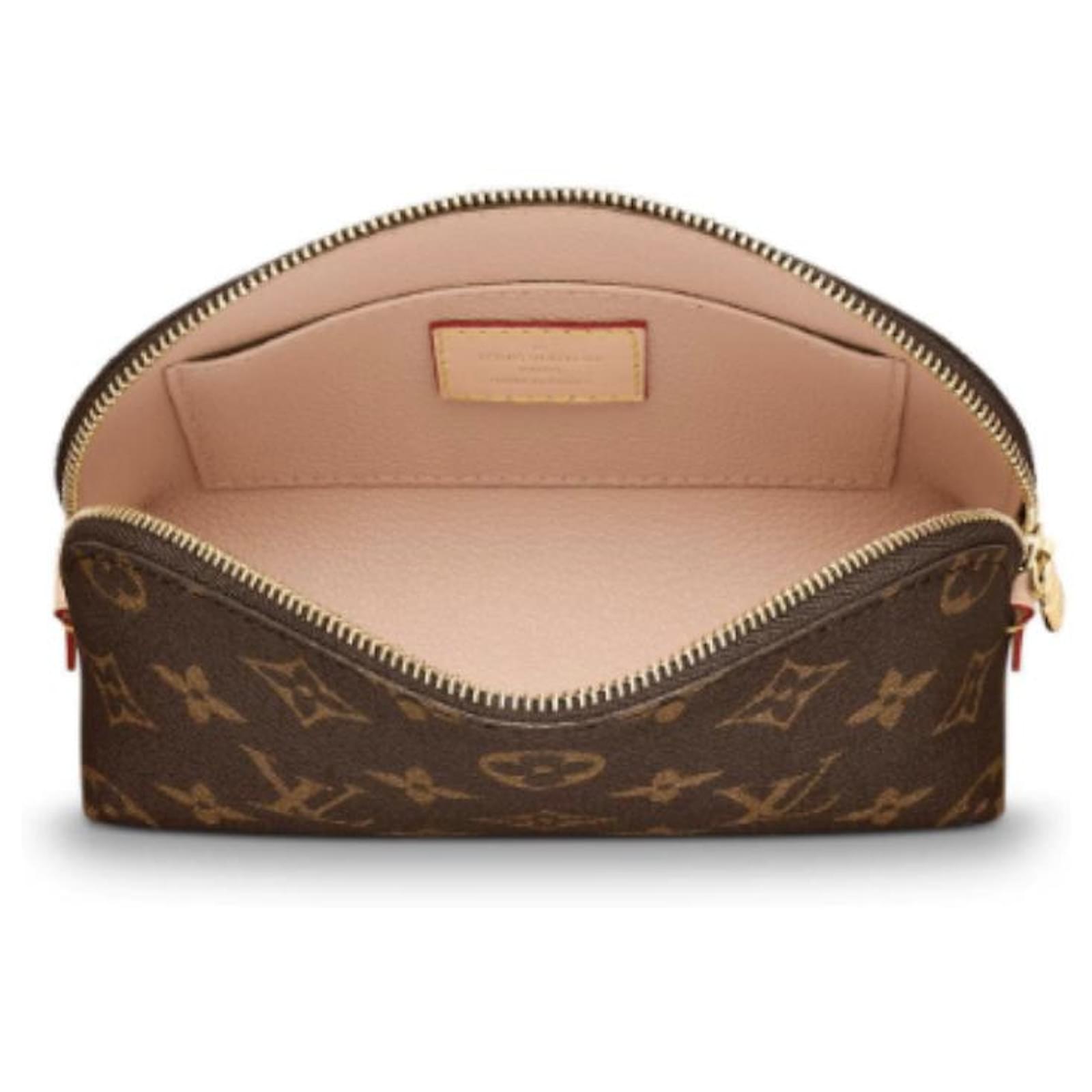 Louis Vuitton pouch Brown Leather ref.144050 Joli Closet