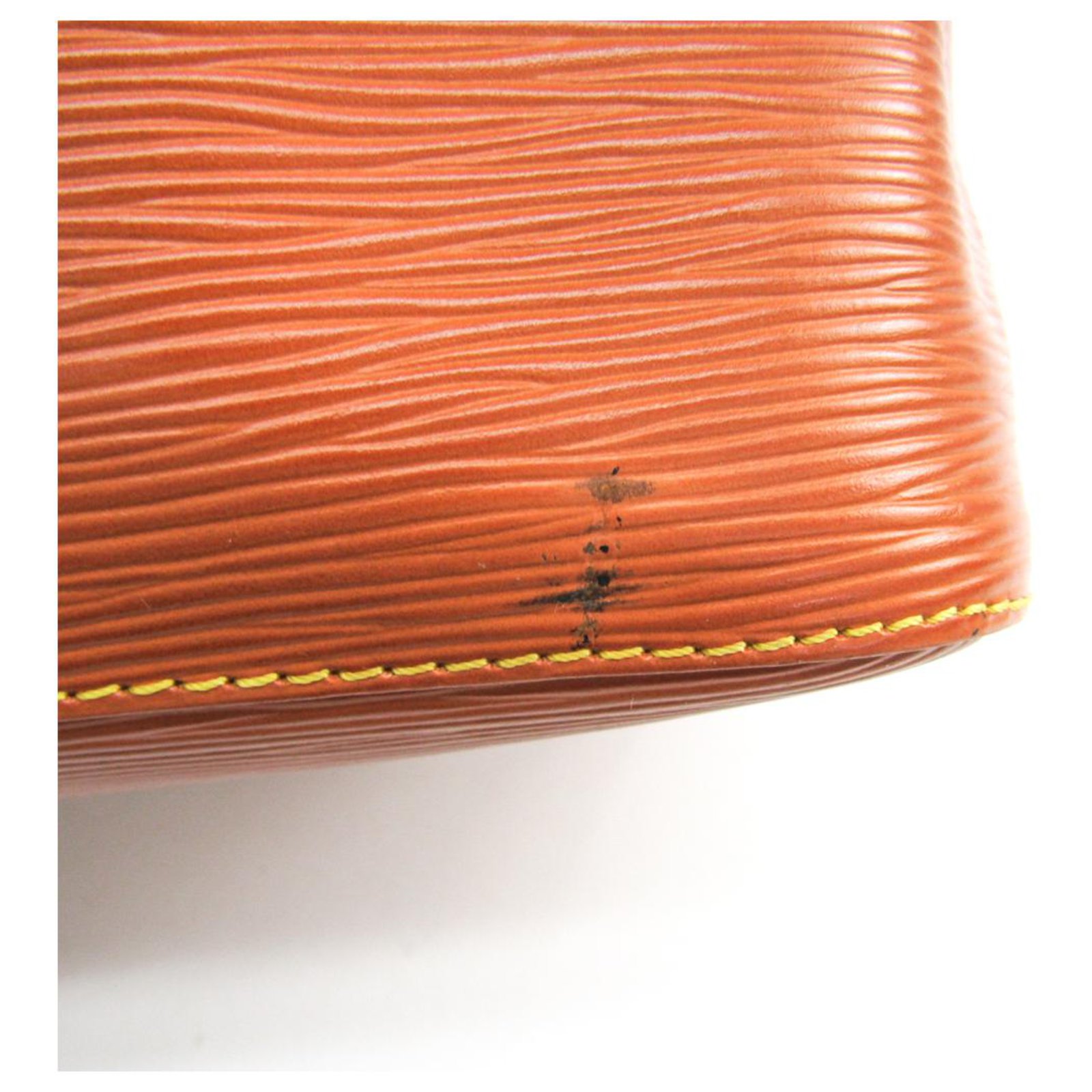 Louis Vuitton Brown Epi Petit Noe Leather ref.144457 - Joli Closet