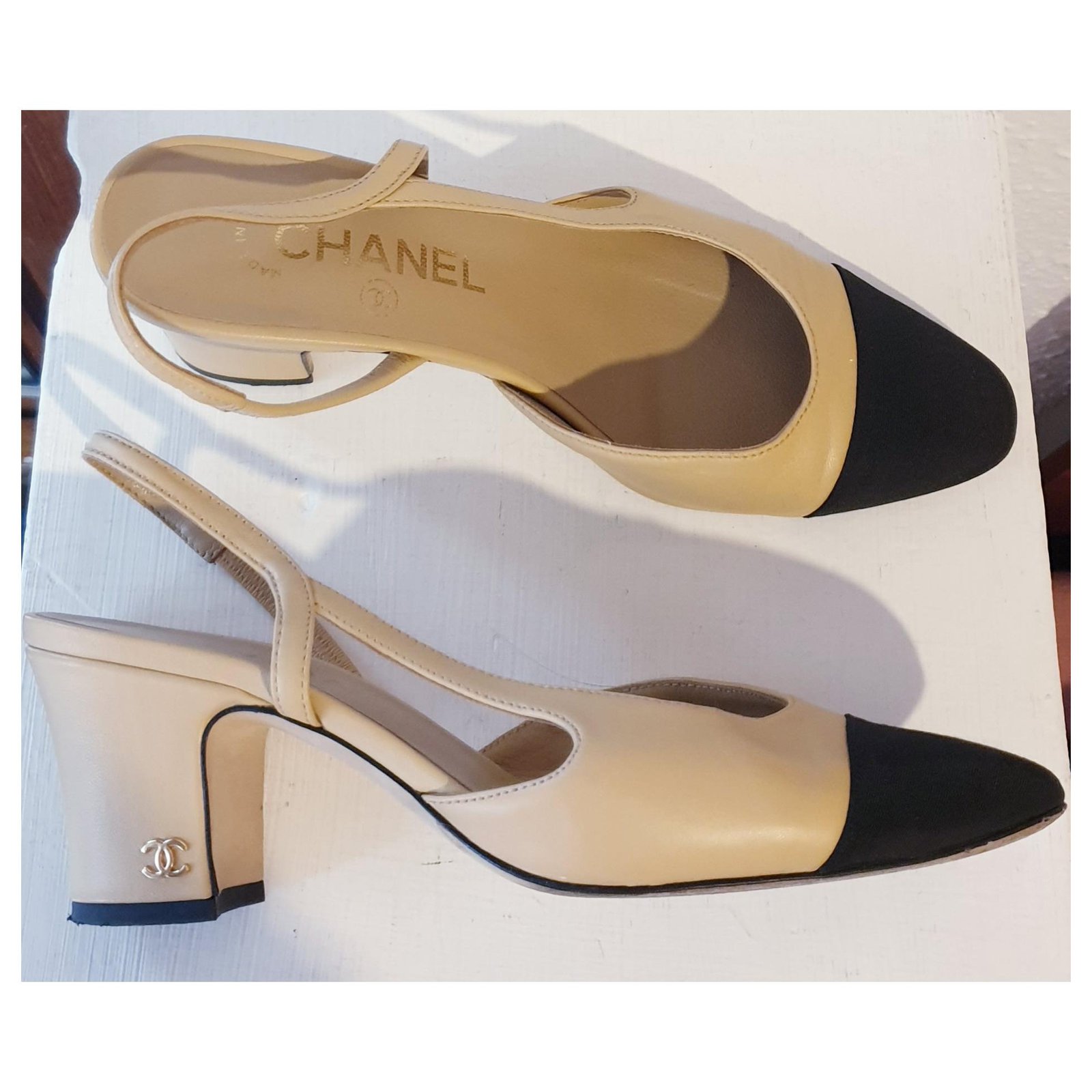 Chanel SlingBack 37 Black Beige Cloth Lambskin ref.144482 - Joli Closet