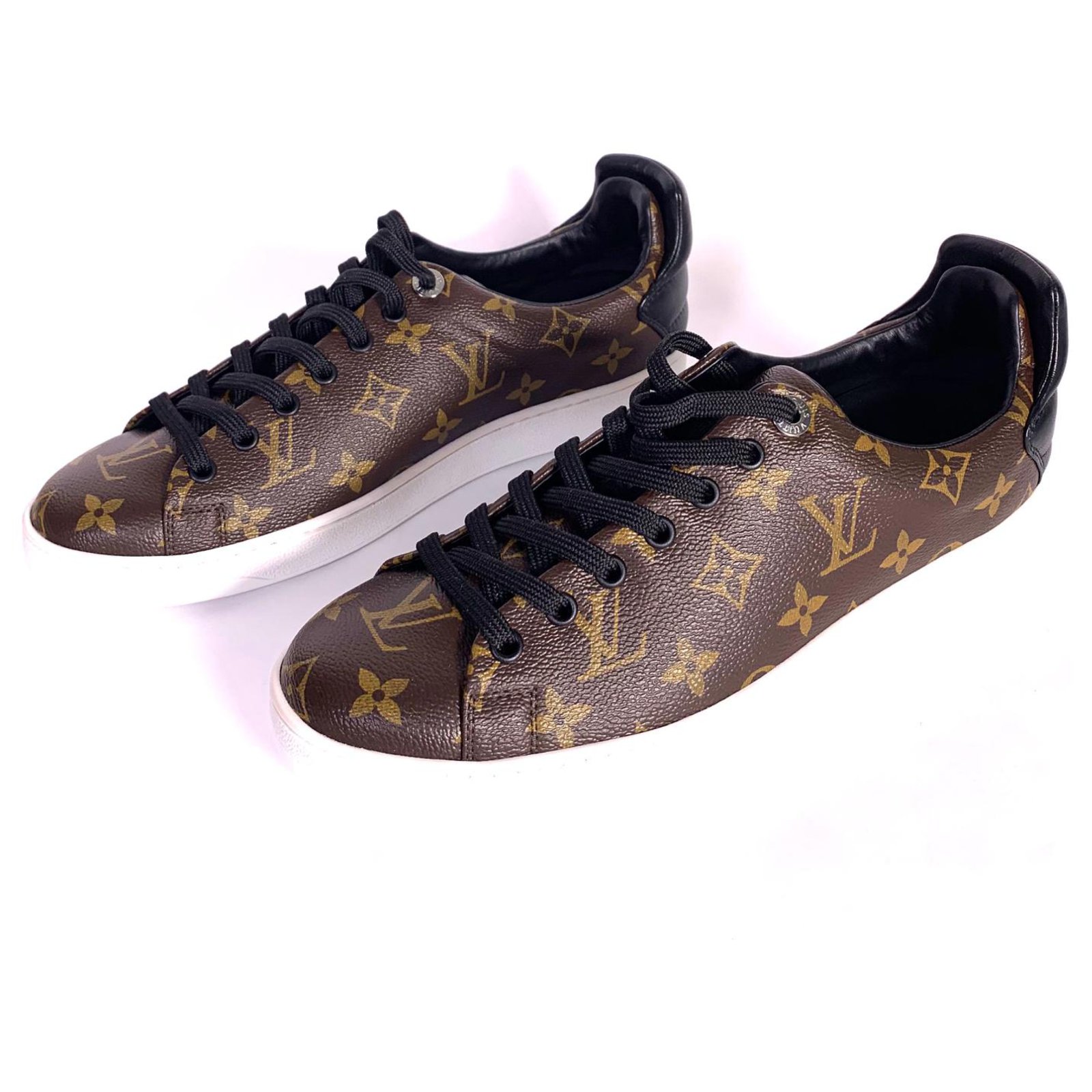 Louis Vuitton Sneakers Brown Cloth ref.146364 - Joli Closet